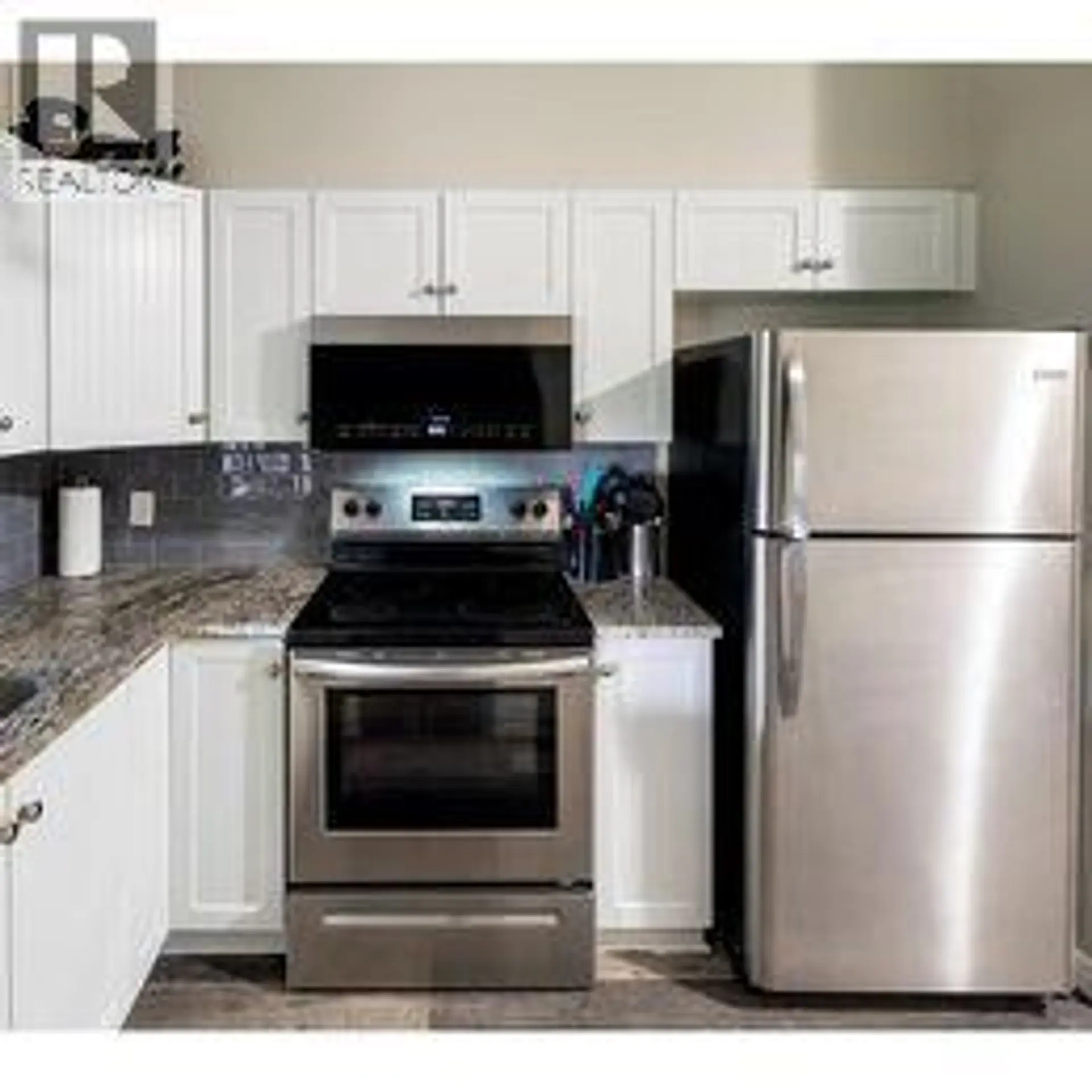 #1110 1875 Country Club Drive - Image 5
