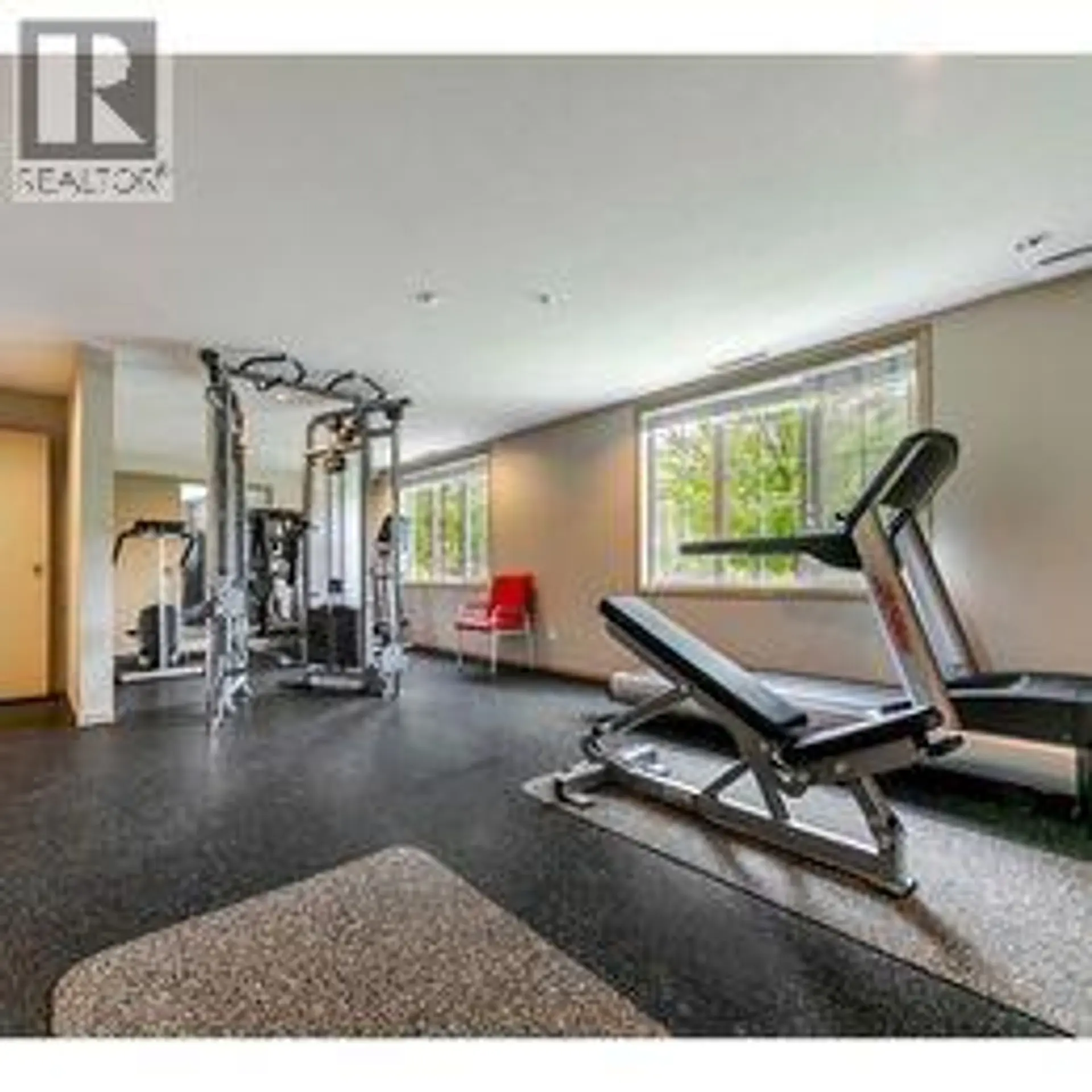 #1110 1875 Country Club Drive - Image 14
