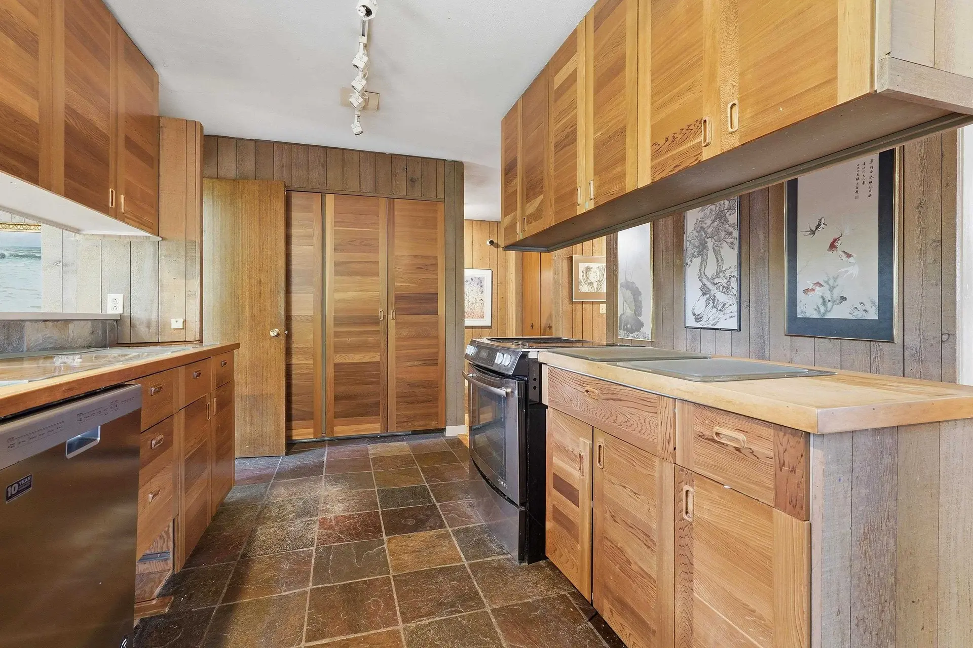 792 W 54th Avenue - Image 3