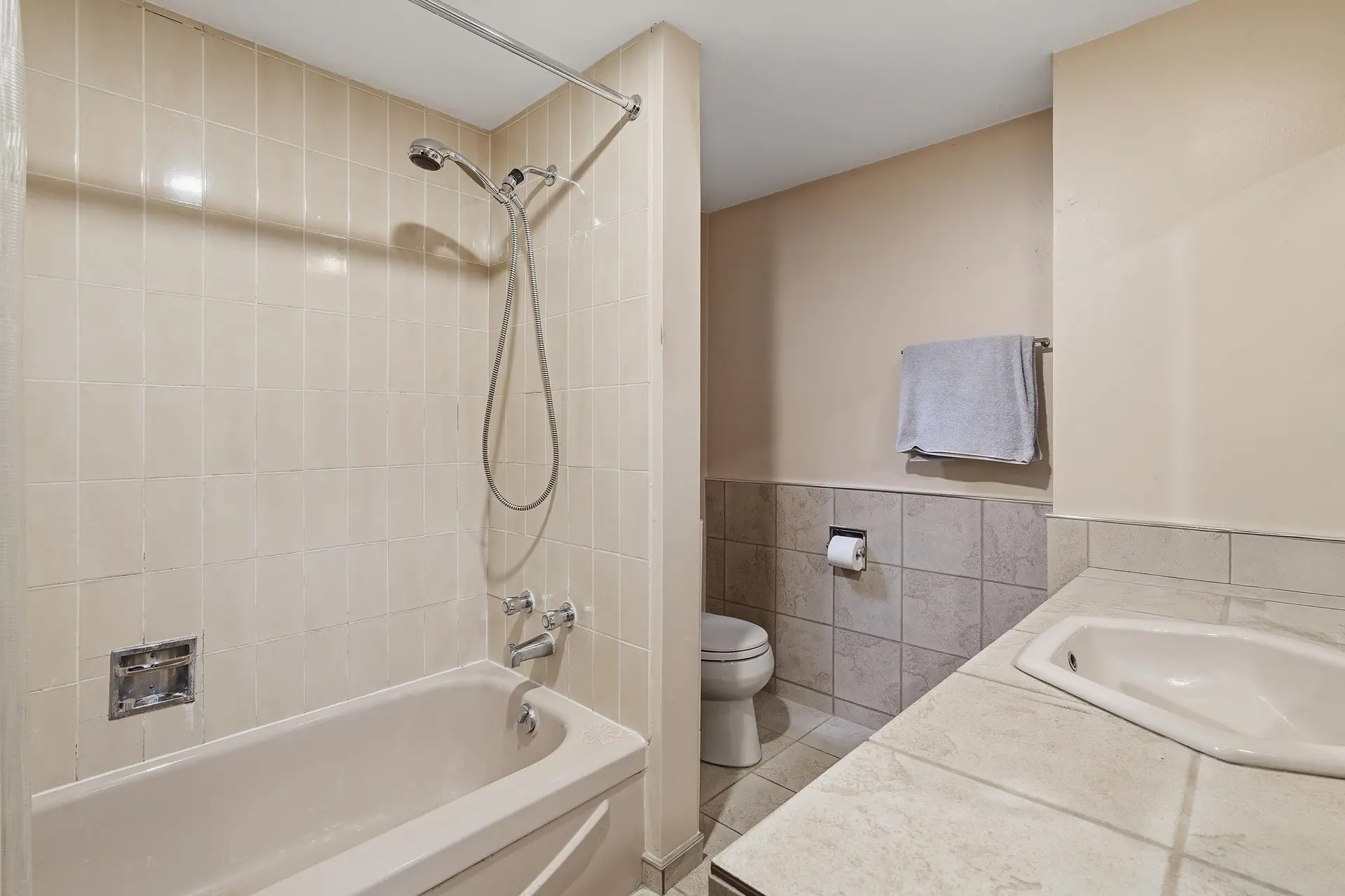 792 W 54th Avenue - Image 15