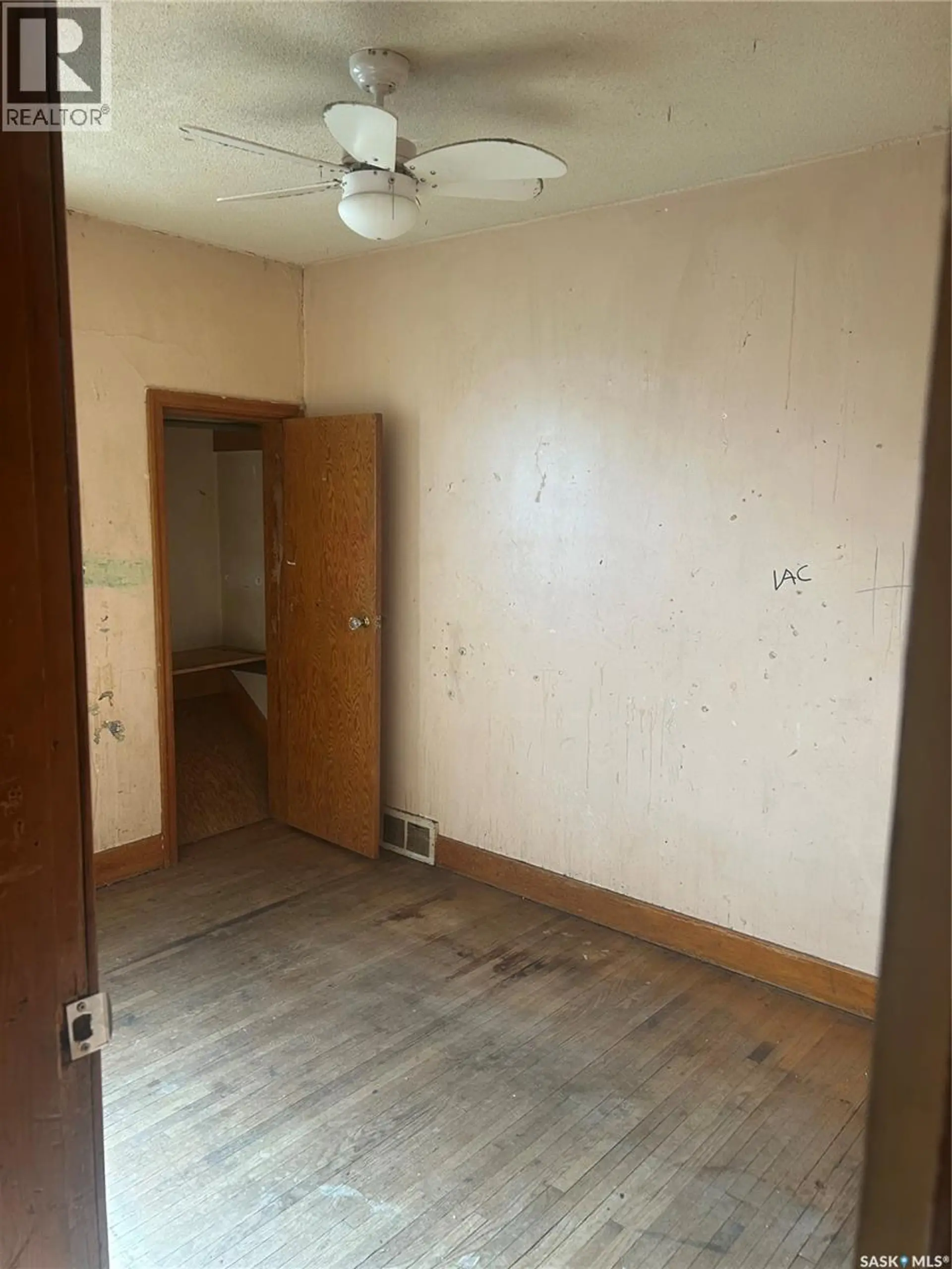 1133 Elphinstone STREET - Image 7