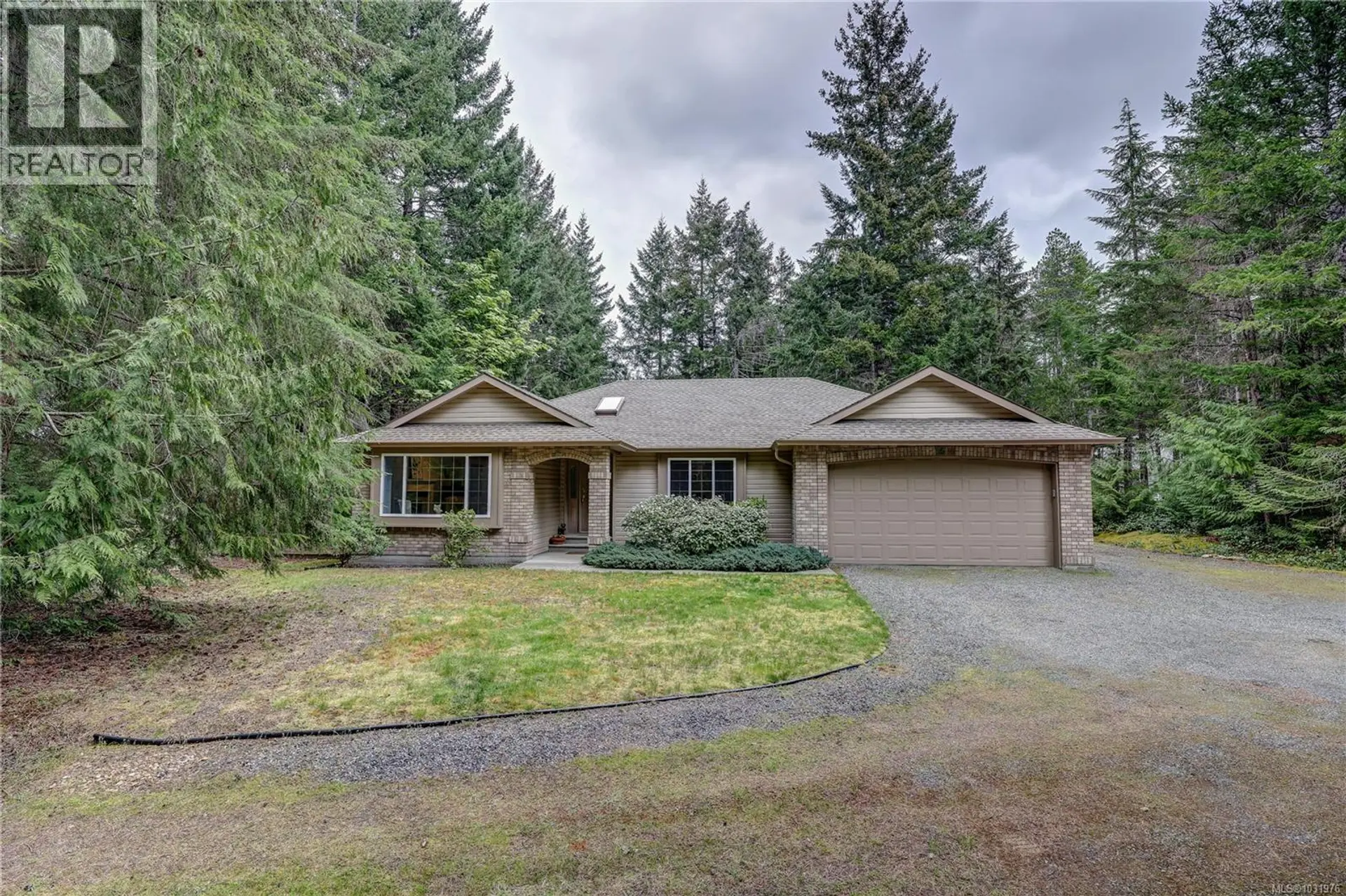 Property at 1377 Meadowood Way, Qualicum Beach, BC