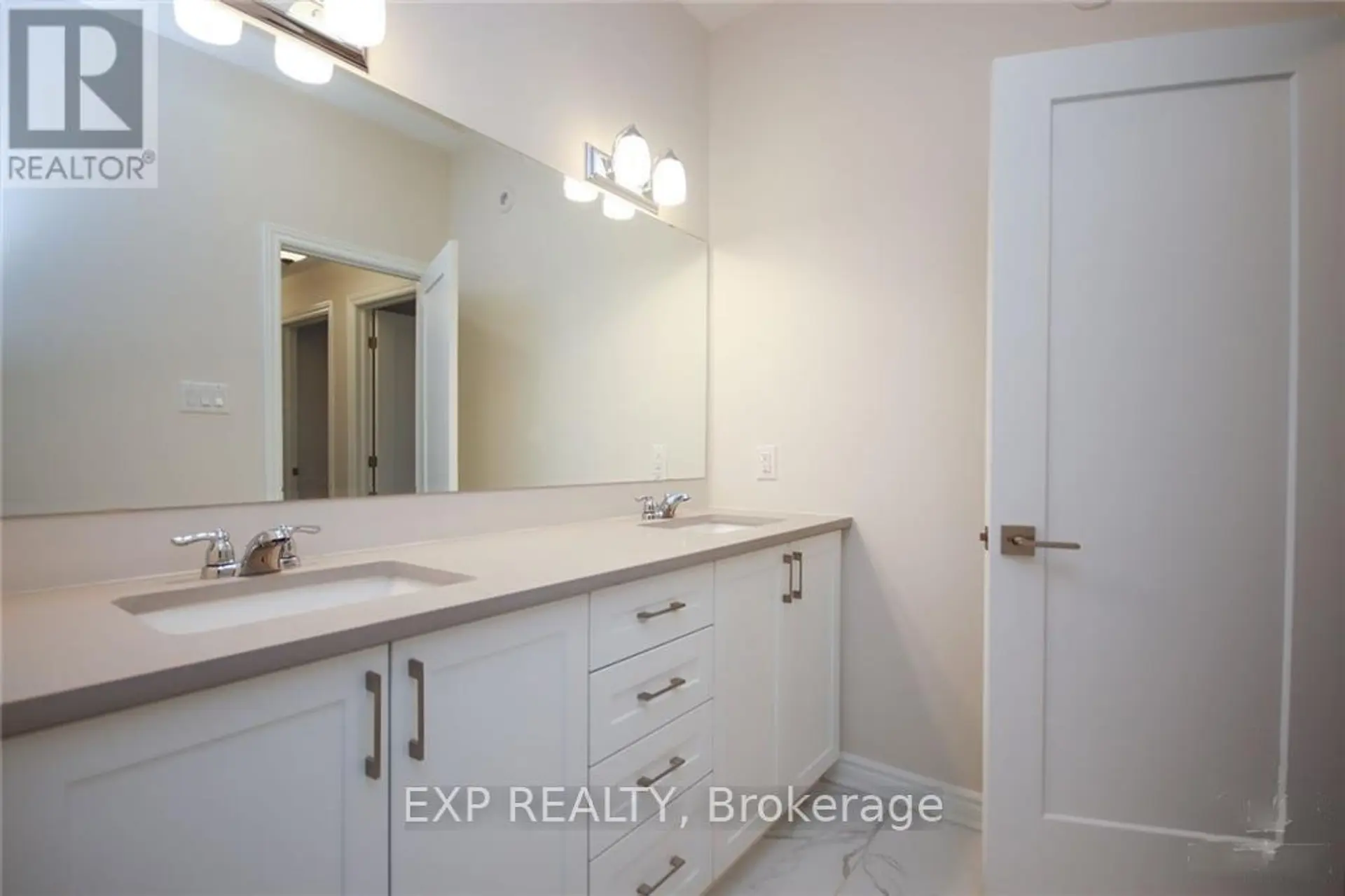 808 MIKINAK ROAD - Image 14