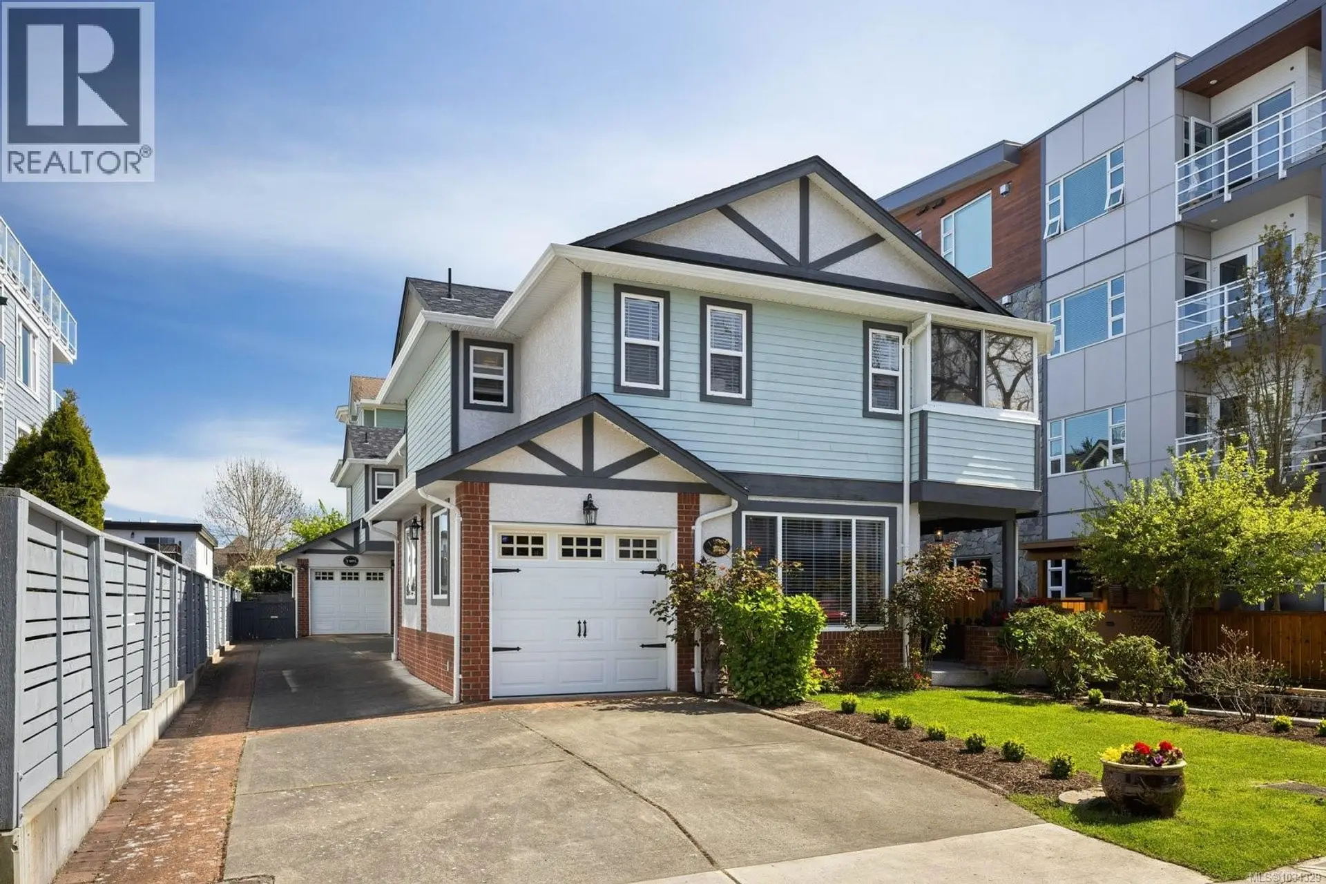 Property at #1 9875 Third St, Sidney, BC