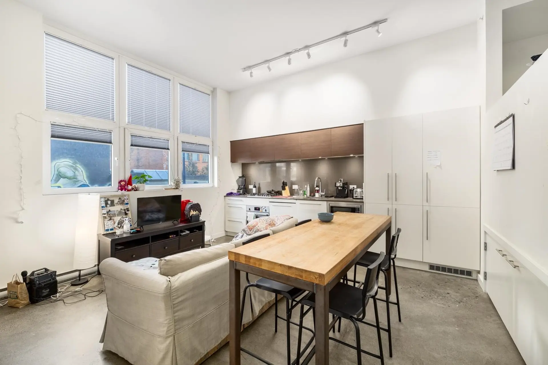 #208 150 E Cordova Street - Image 2