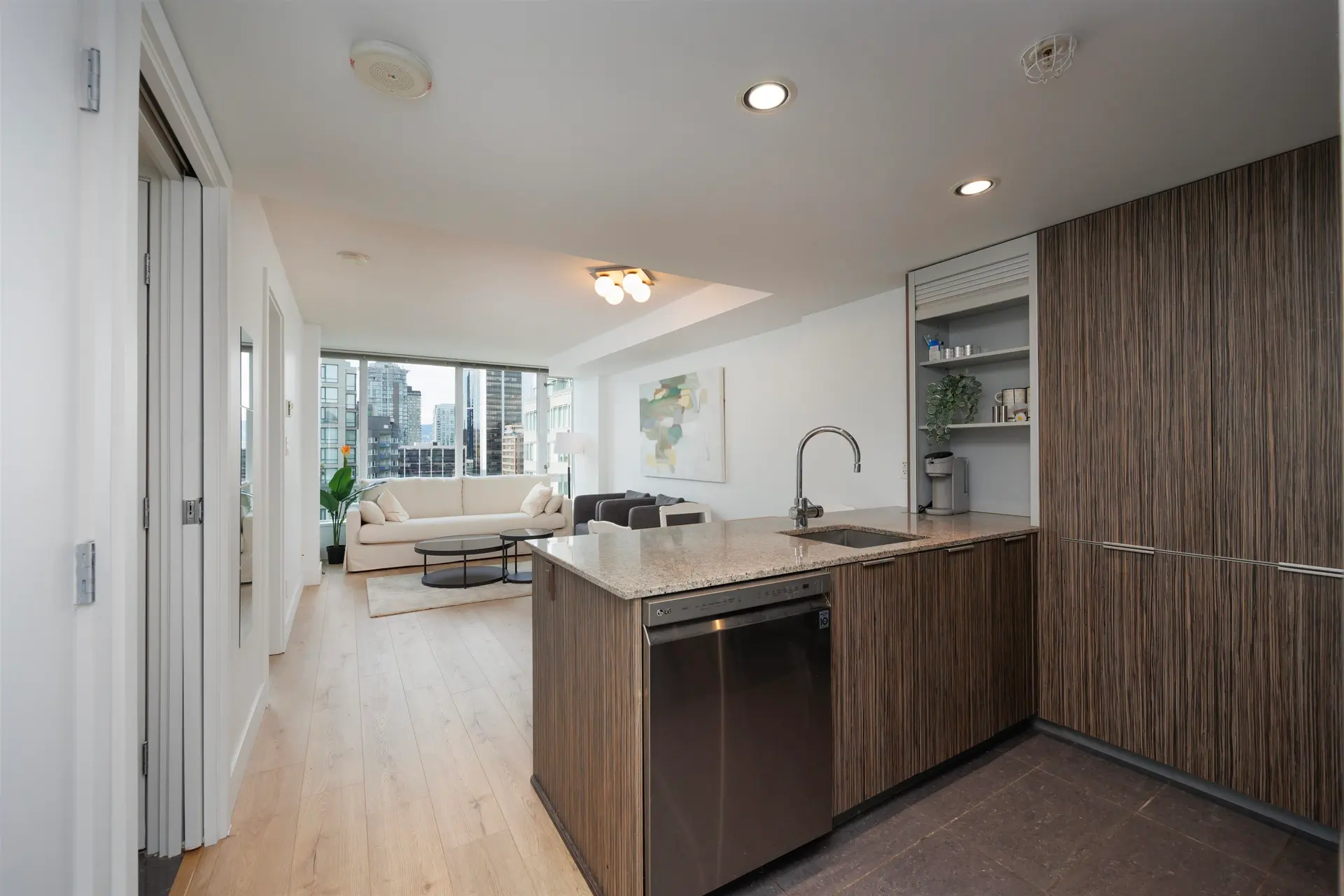#1704 1088 Richards Street - Image 8