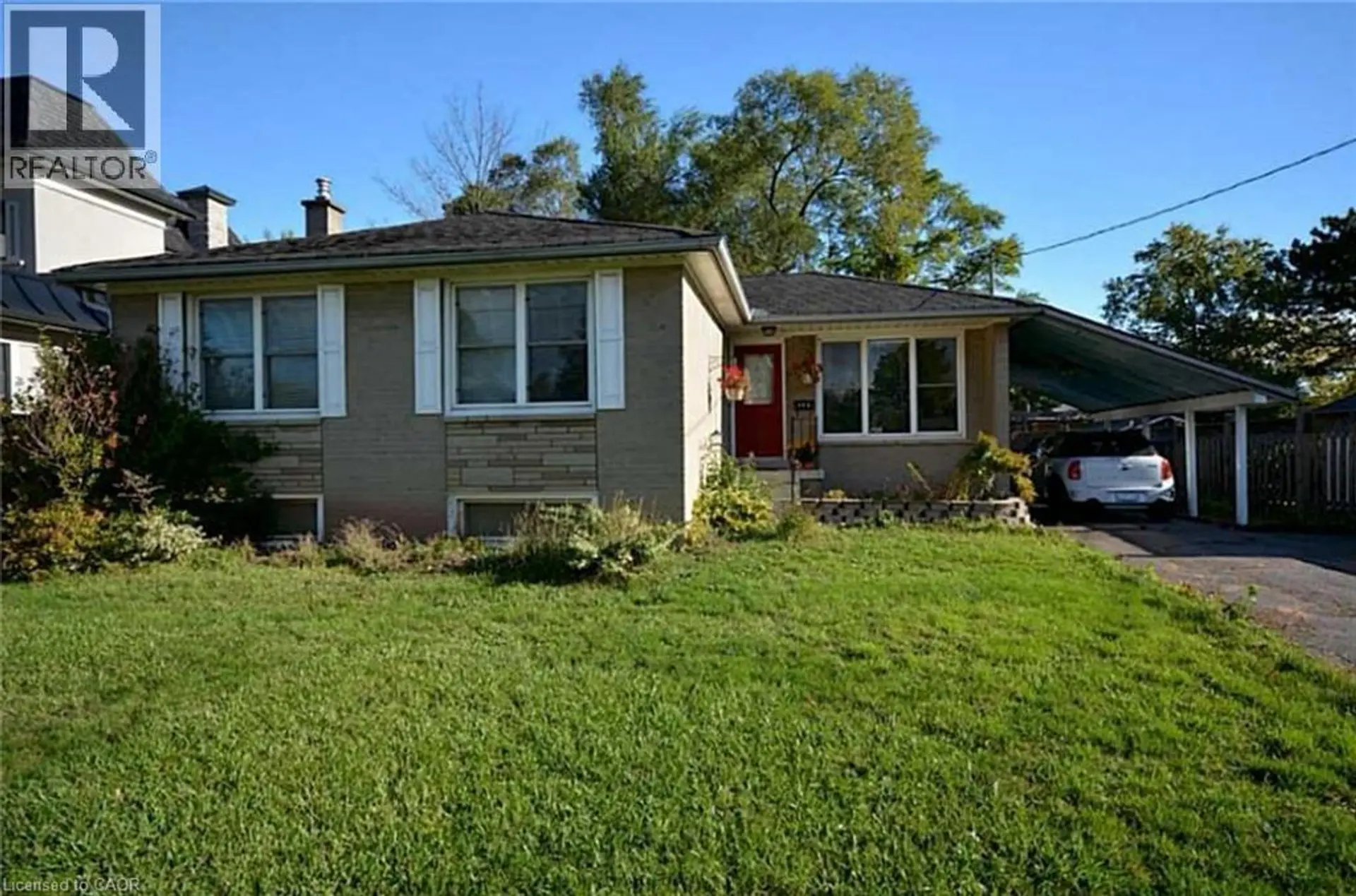 469 SCARSDALE Crescent - Image 1