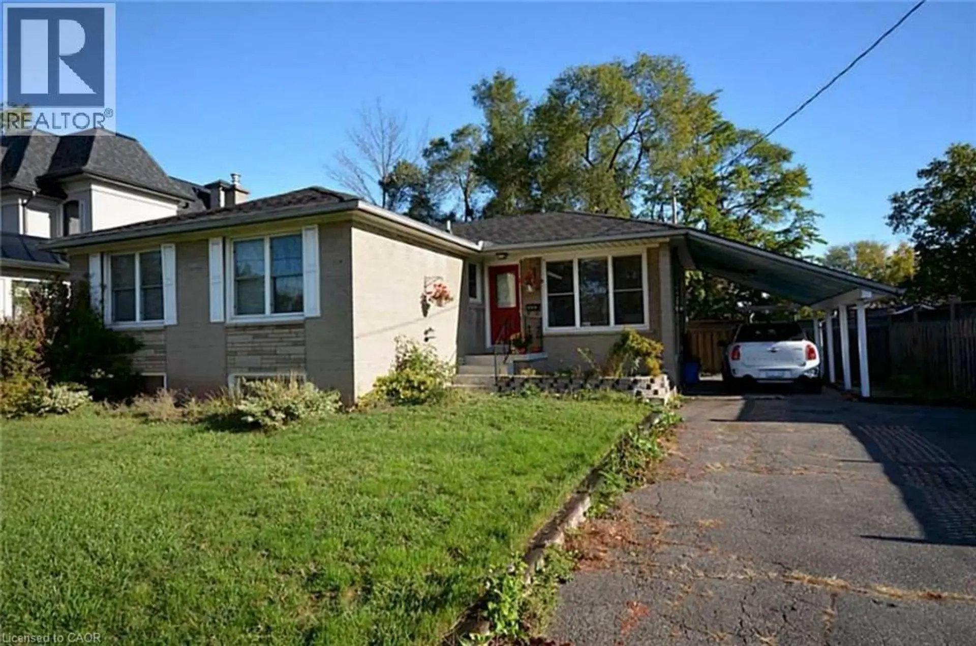 469 SCARSDALE Crescent - Image 2