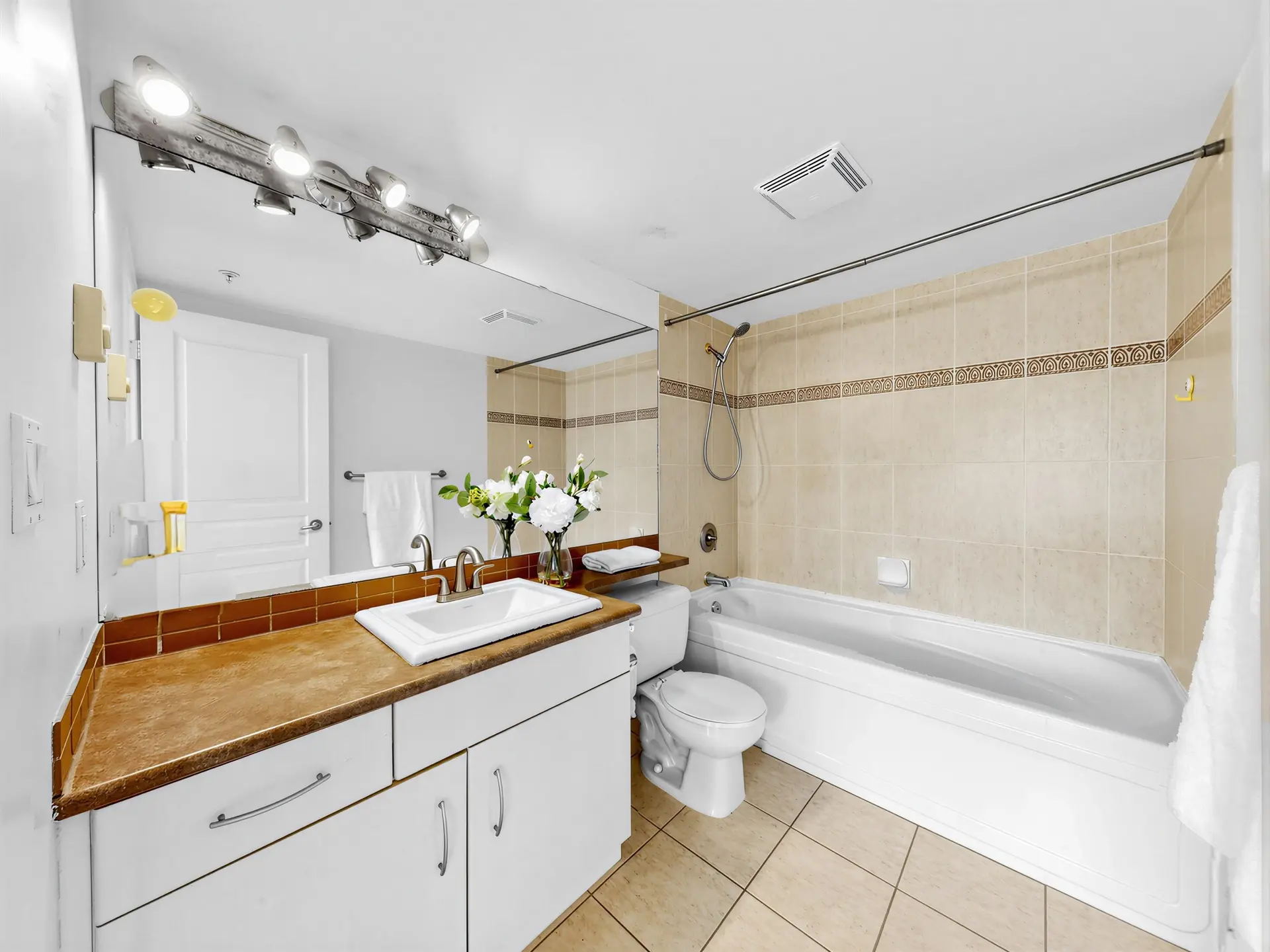 #707 5639 Hampton Place - Image 11