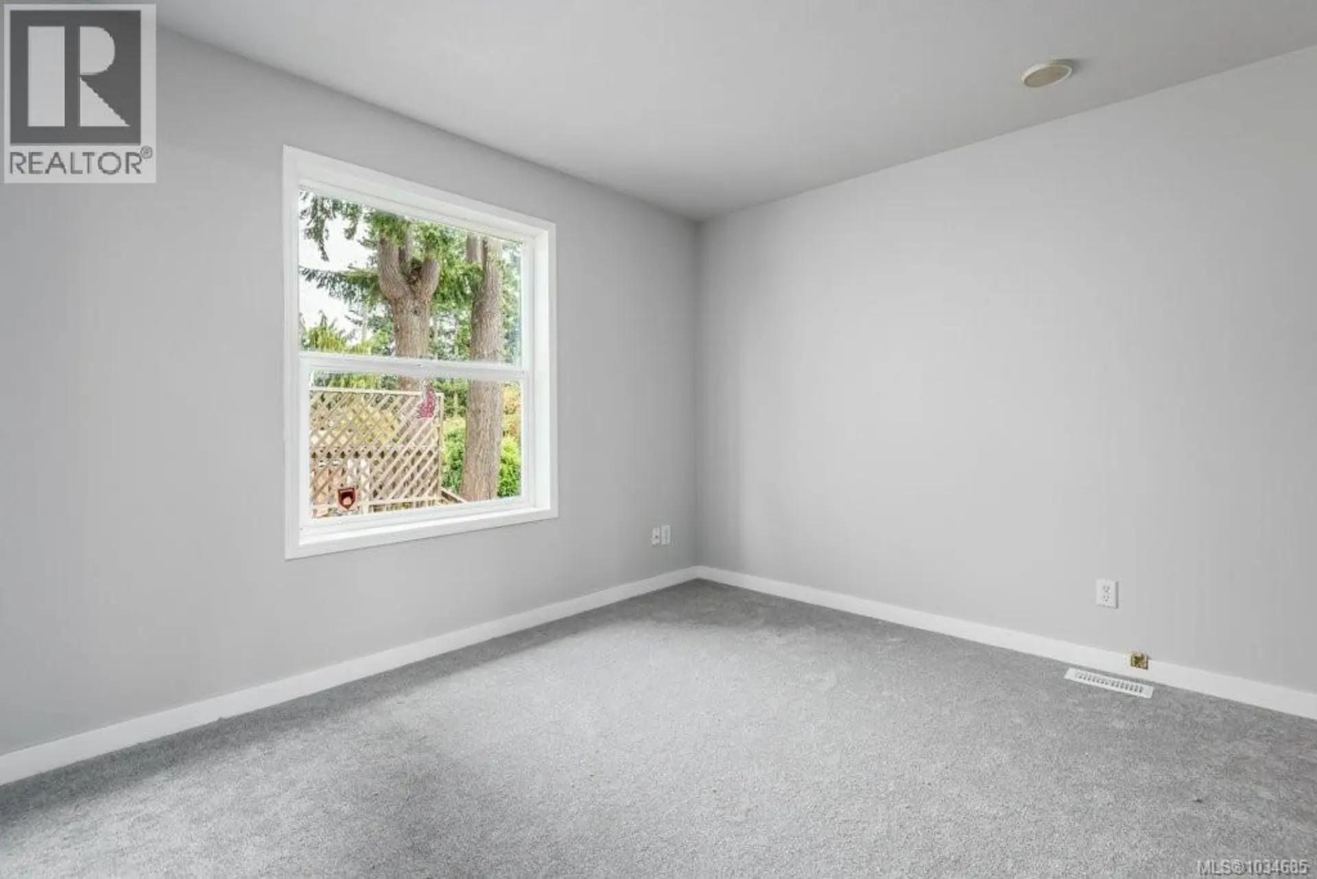 792 12th St - Image 12