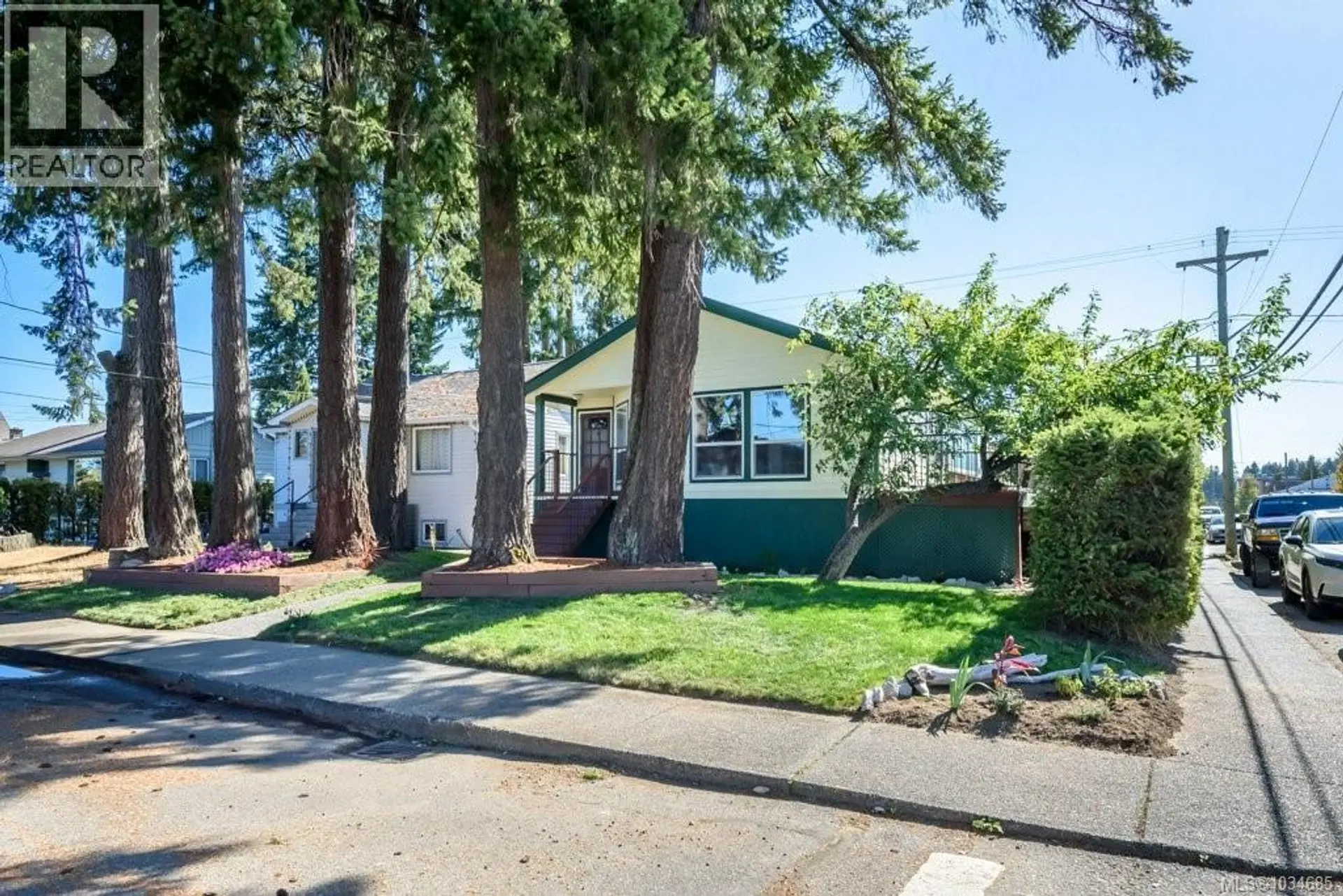 792 12th St - Image 14