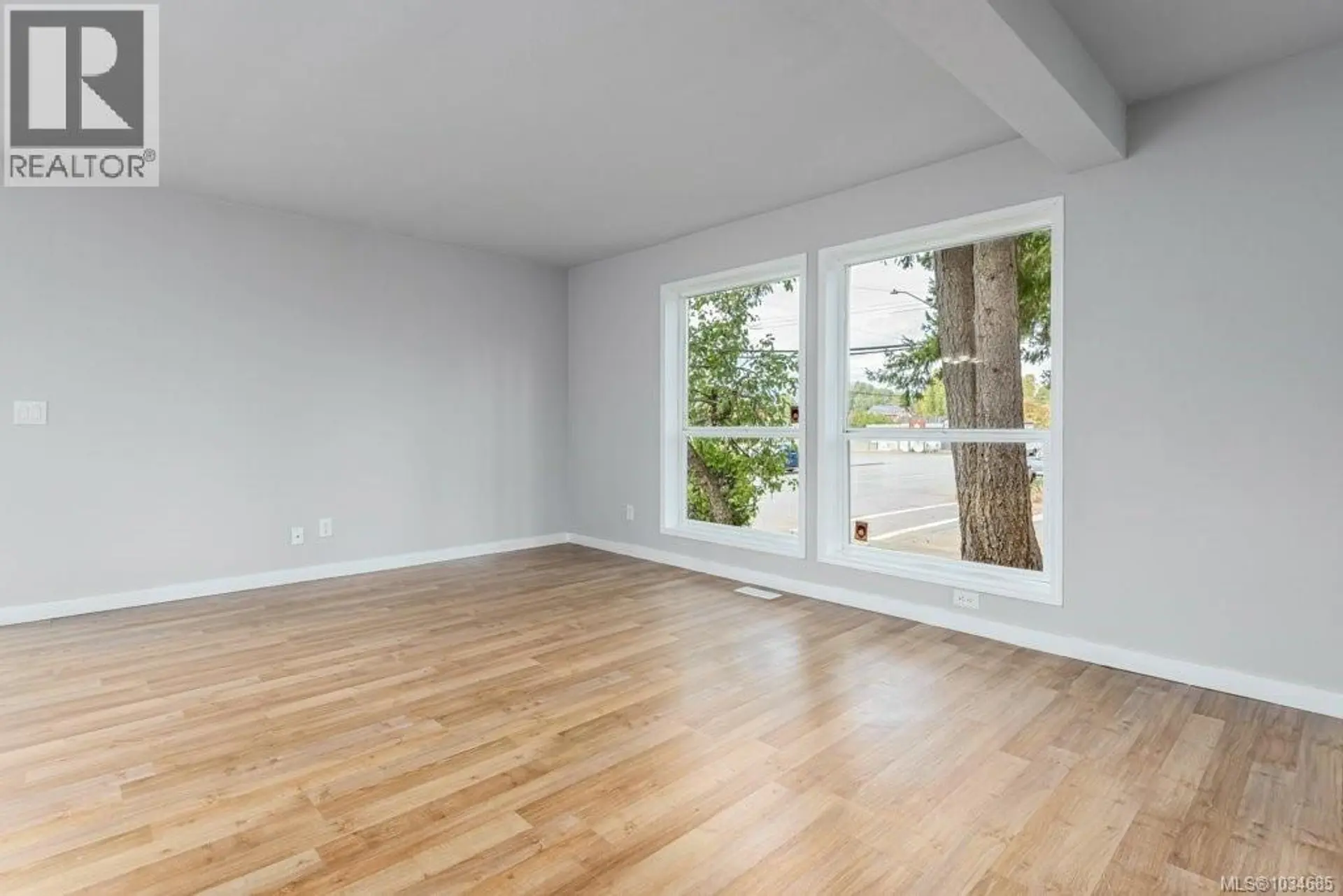 792 12th St - Image 6