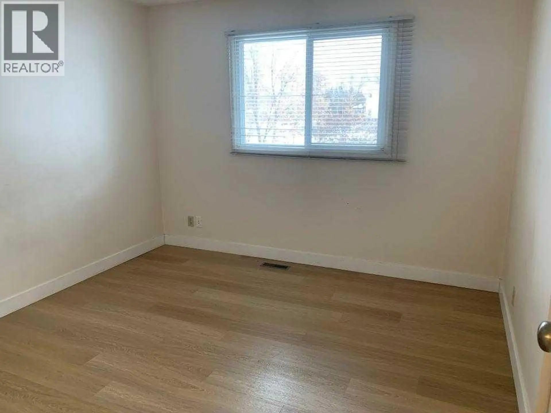 5805 56 Avenue - Image 8