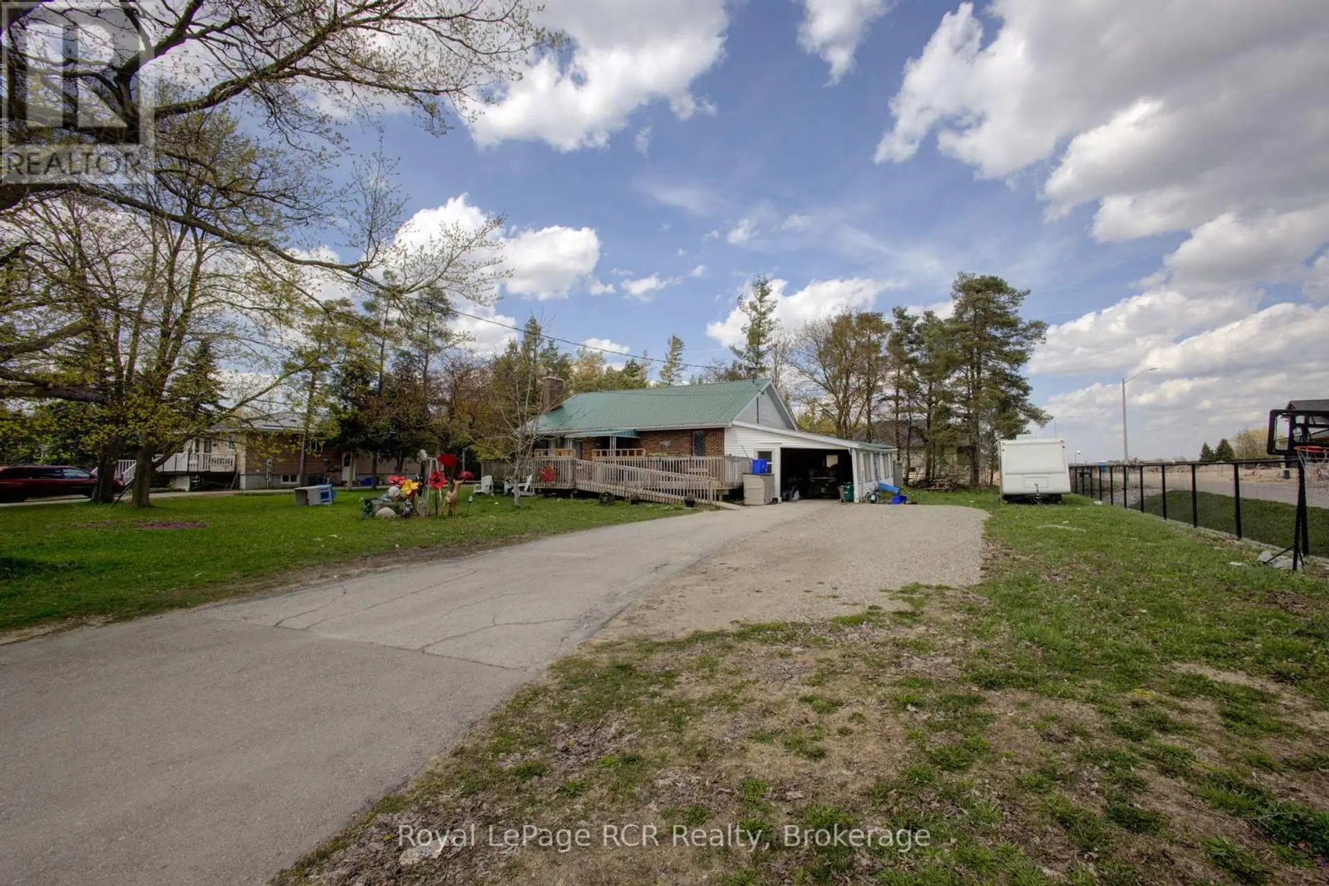 460 DOMVILLE STREET - Image 1