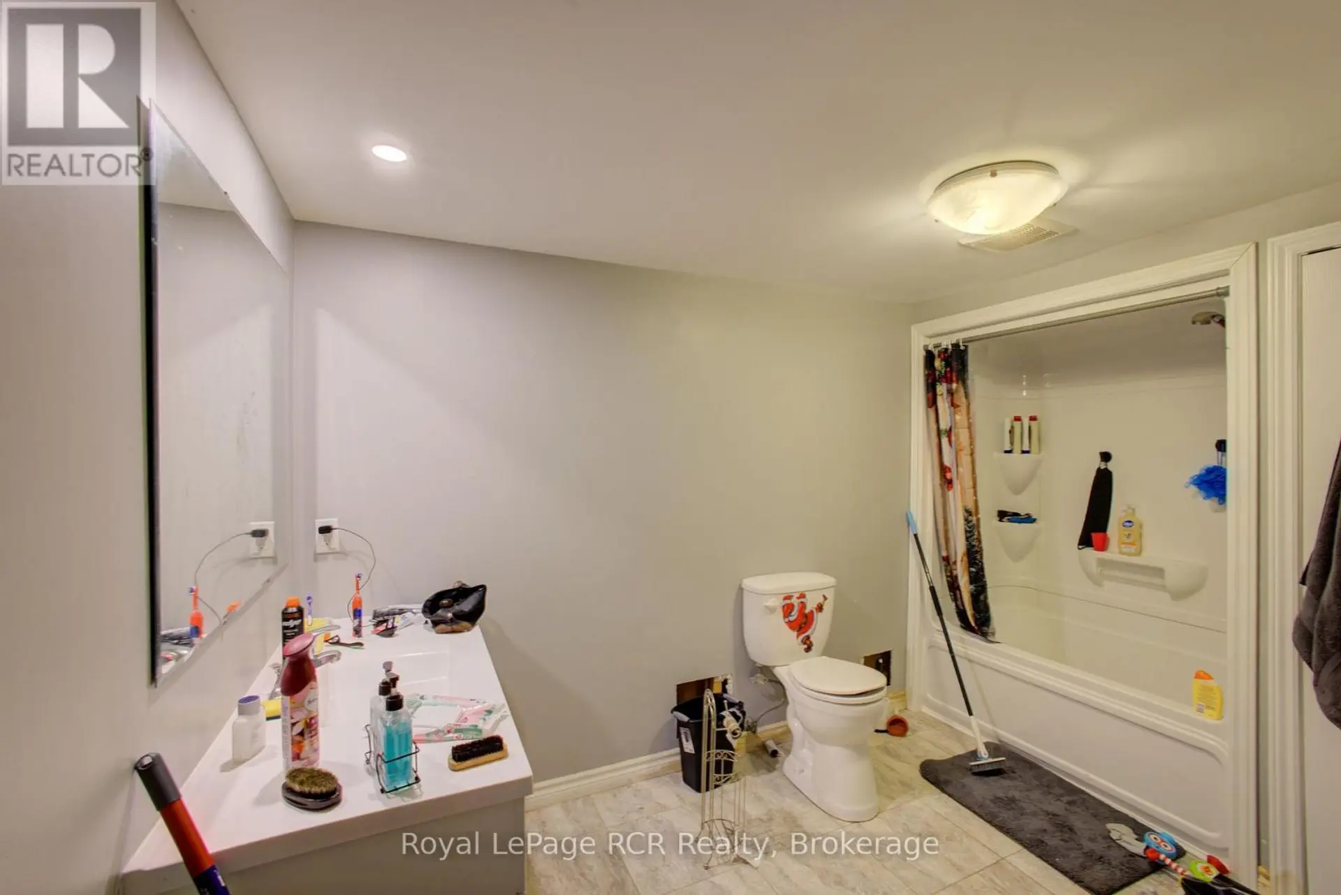 460 DOMVILLE STREET - Image 20