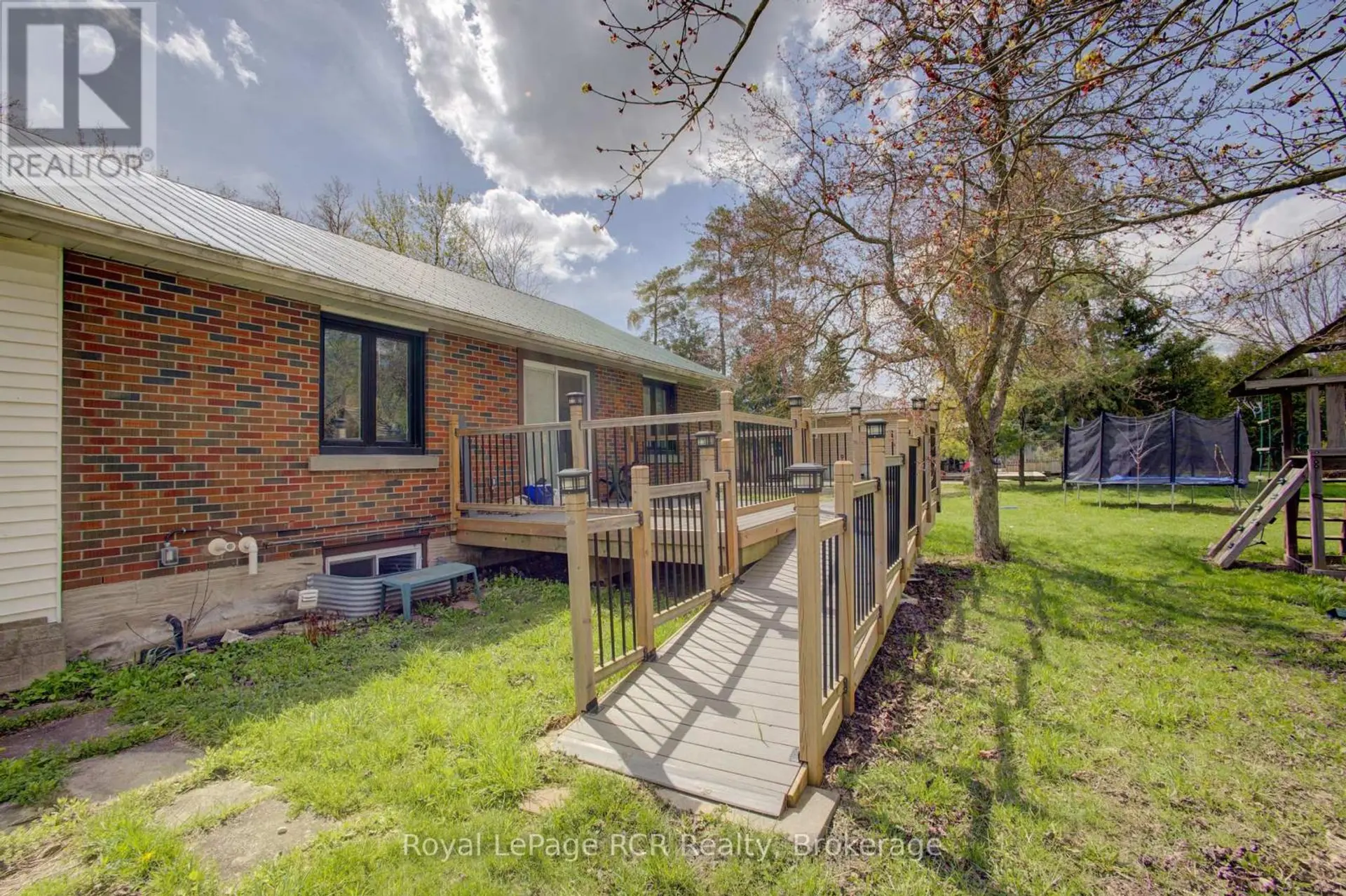 460 DOMVILLE STREET - Image 8
