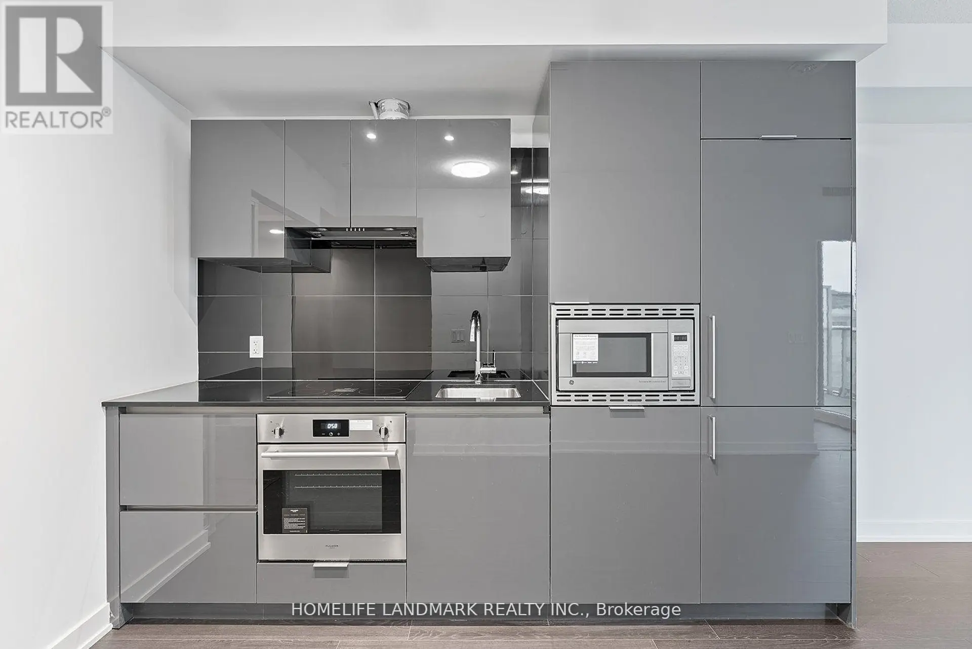 #1129 230 SIMCOE STREET - Image 3