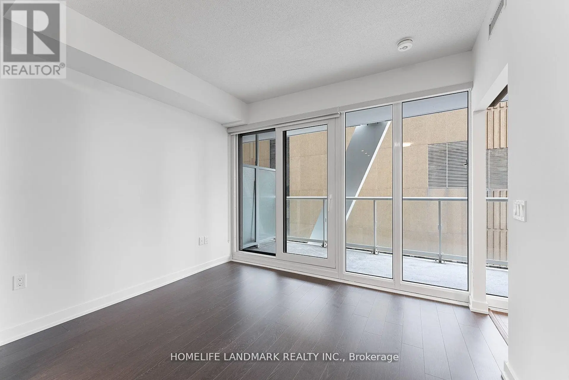 #1129 230 SIMCOE STREET - Image 4