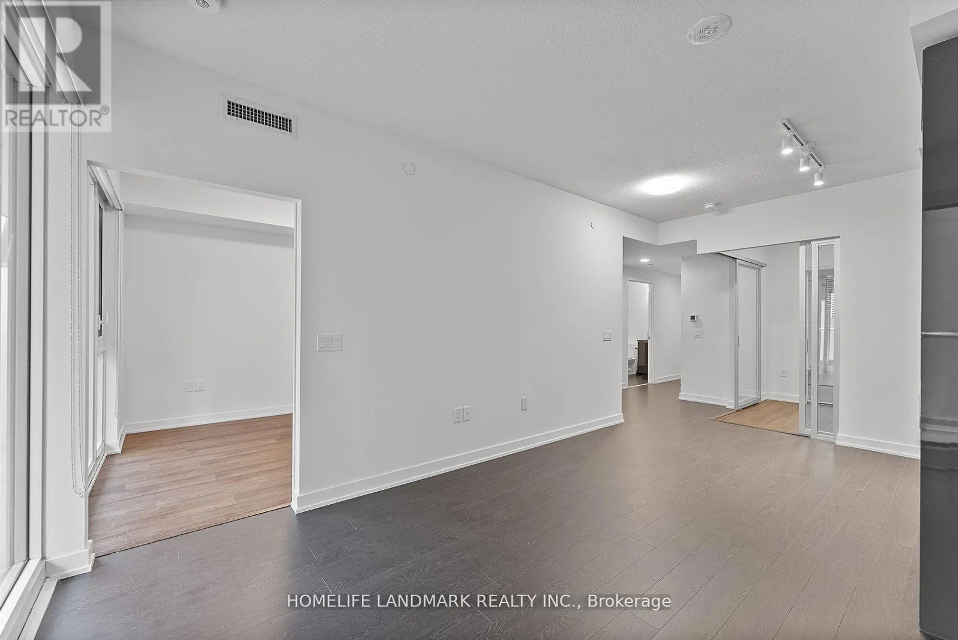 #1129 230 SIMCOE STREET - Image 6