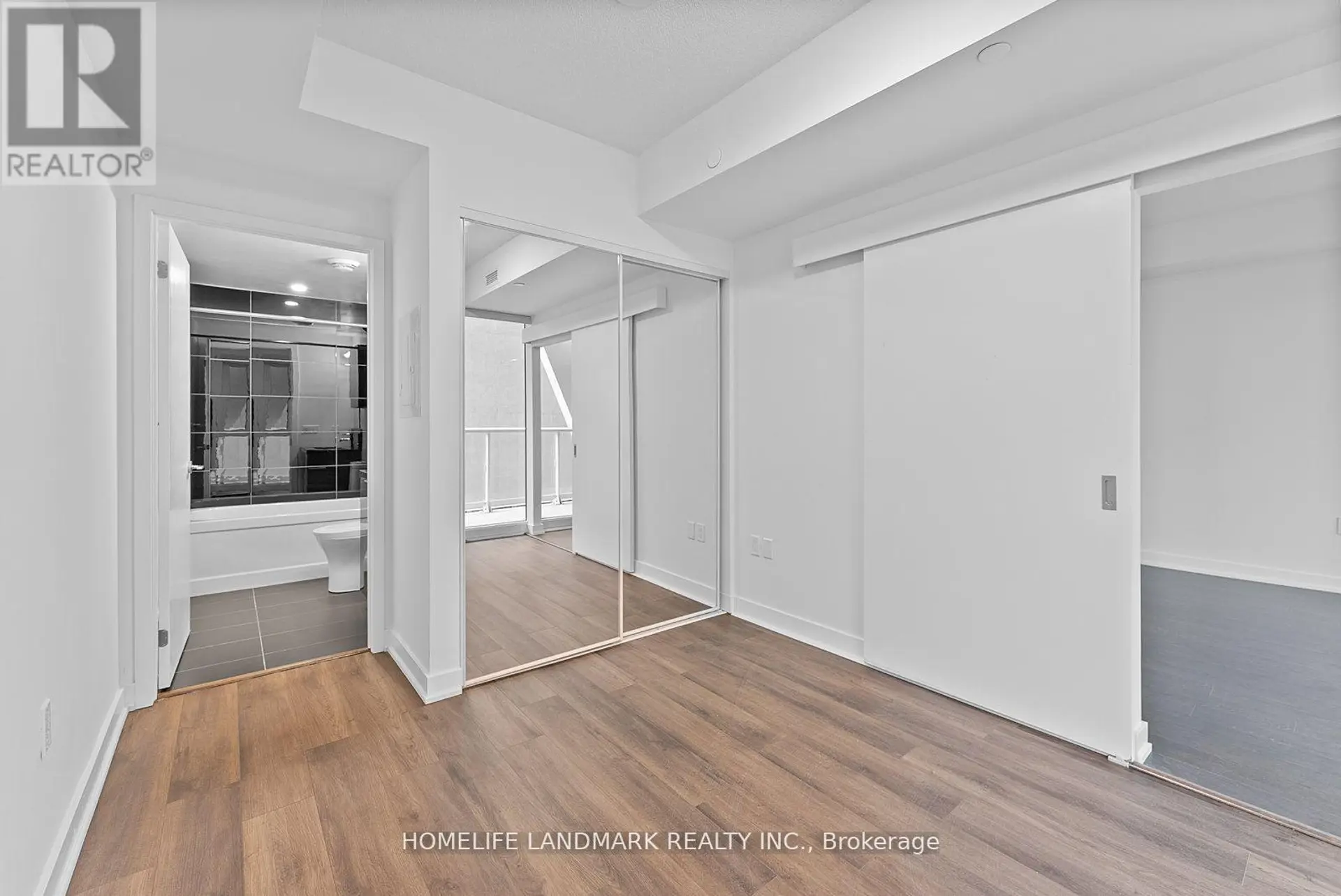 #1129 230 SIMCOE STREET - Image 8
