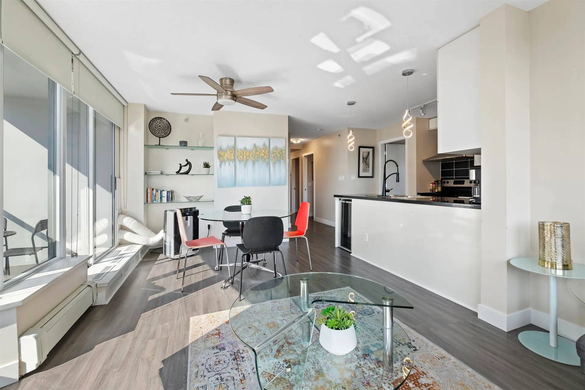 #305 689 Abbott Street - Image 2