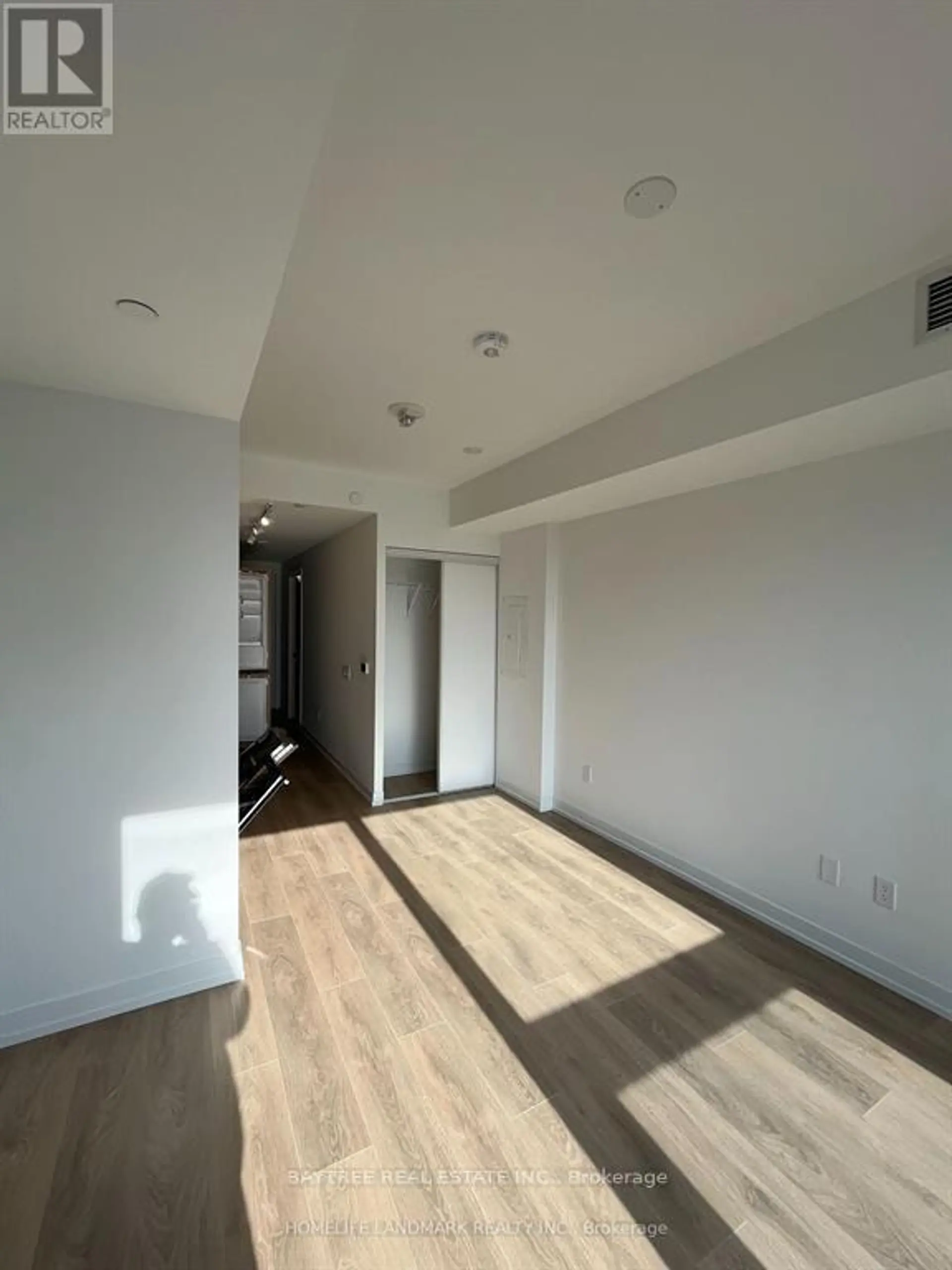 #2309 82 DALHOUSIE STREET - Image 4