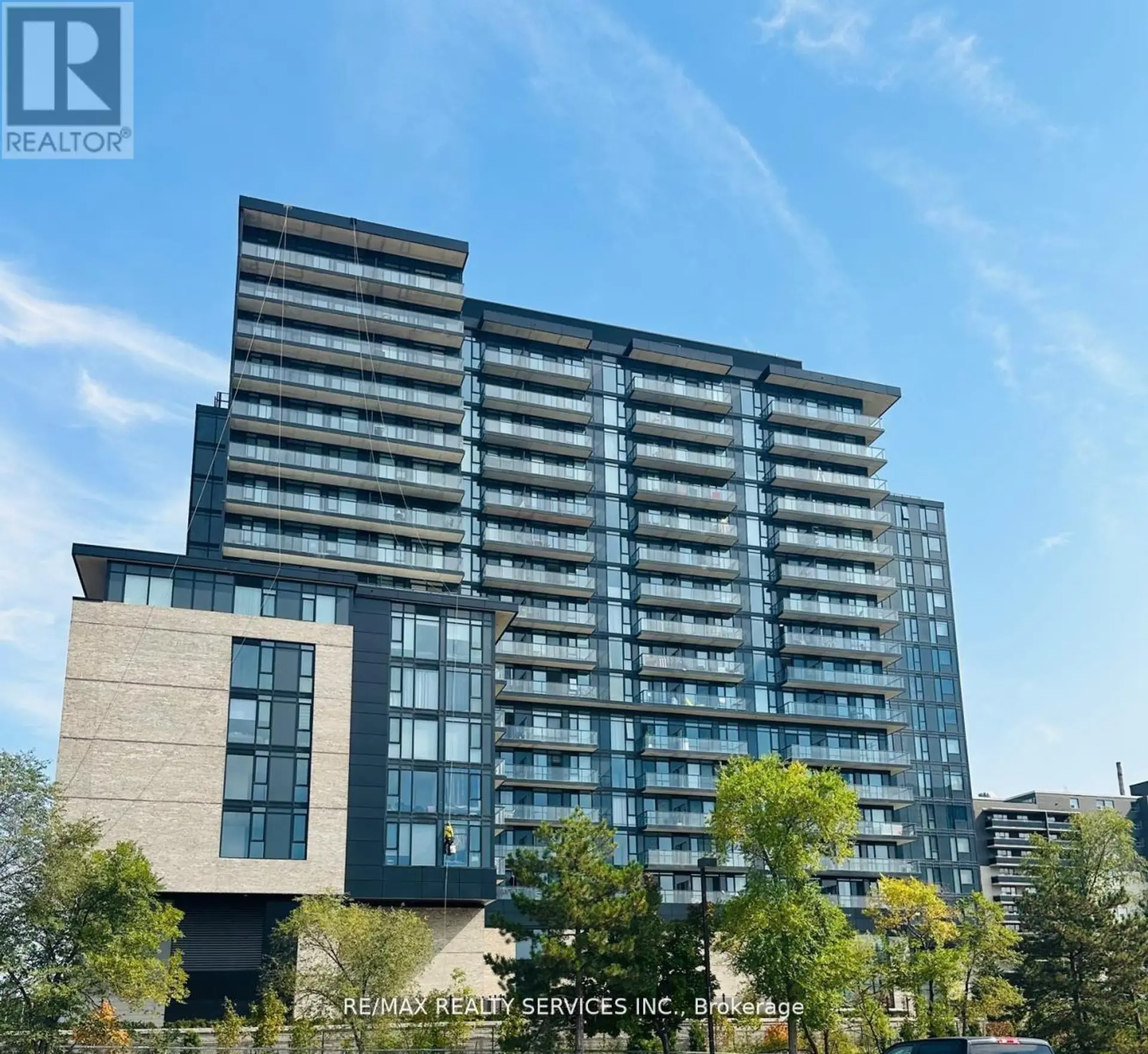 #409 86 DUNDAS STREET E - Image 1