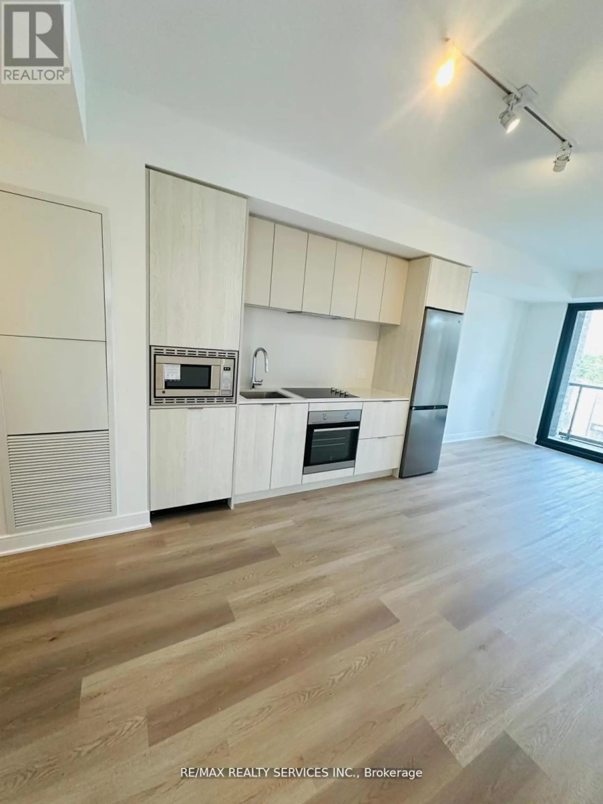 #409 86 DUNDAS STREET E - Image 17