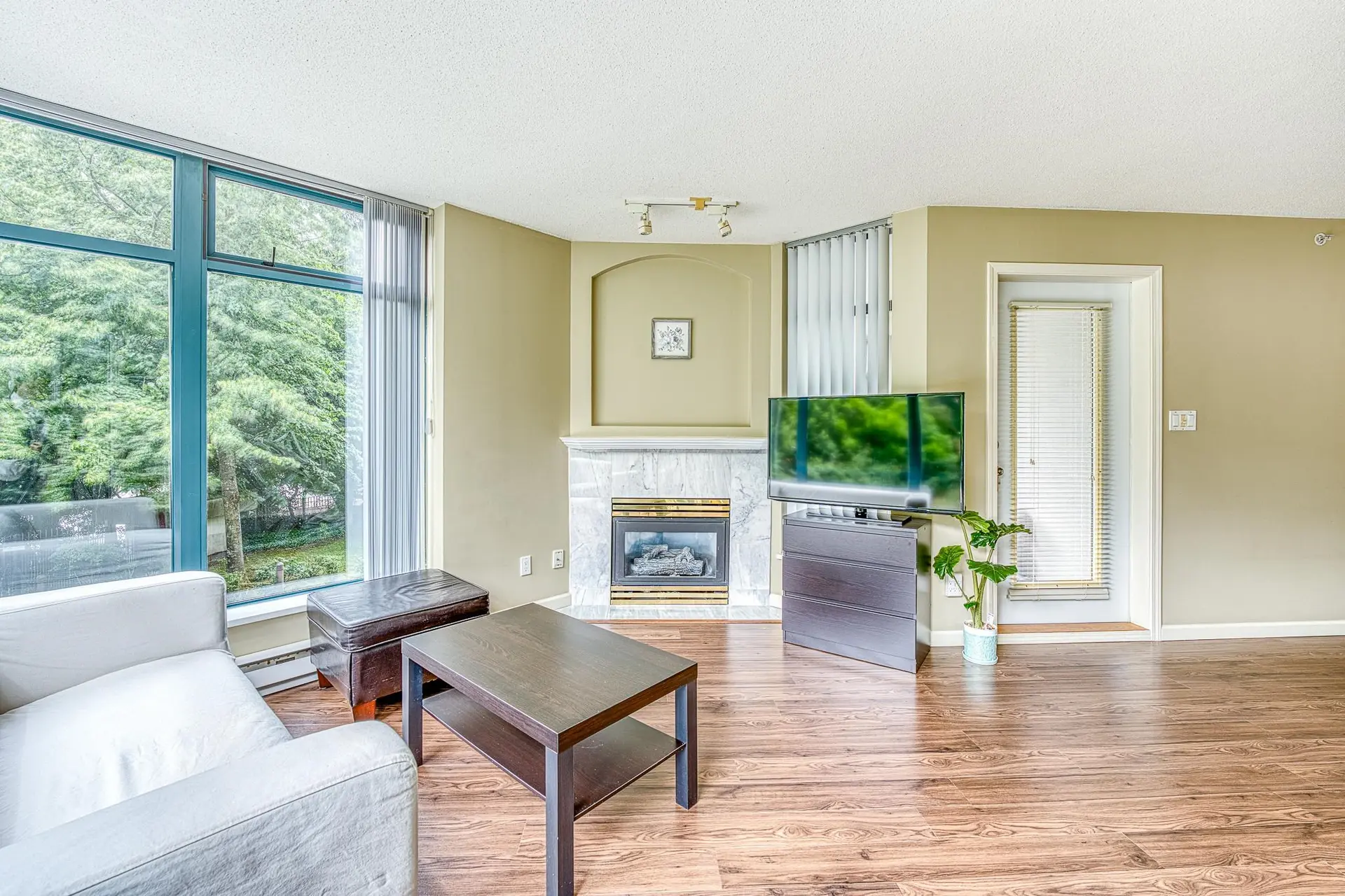 #206 4505 Hazel Street - Image 4