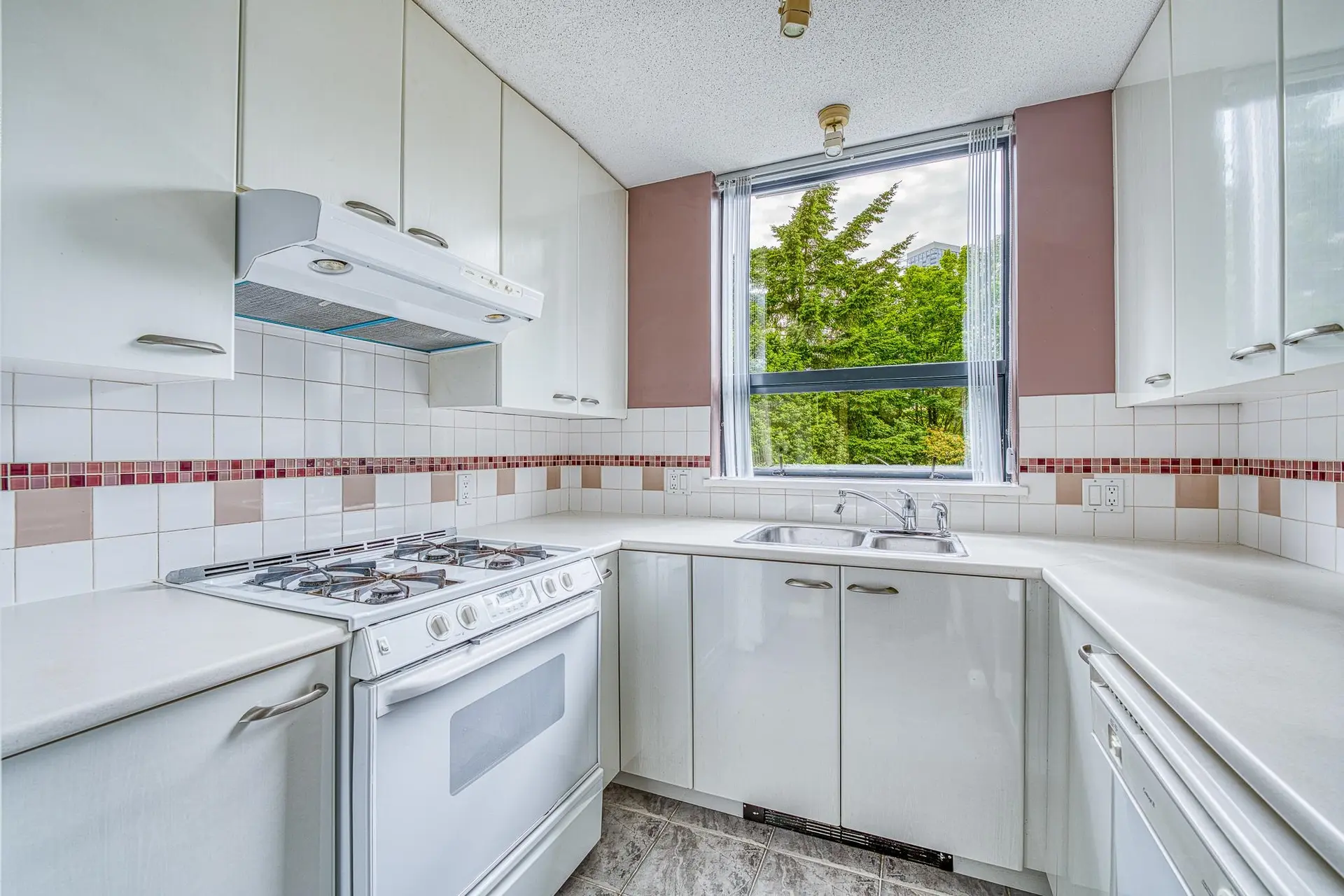 #206 4505 Hazel Street - Image 8