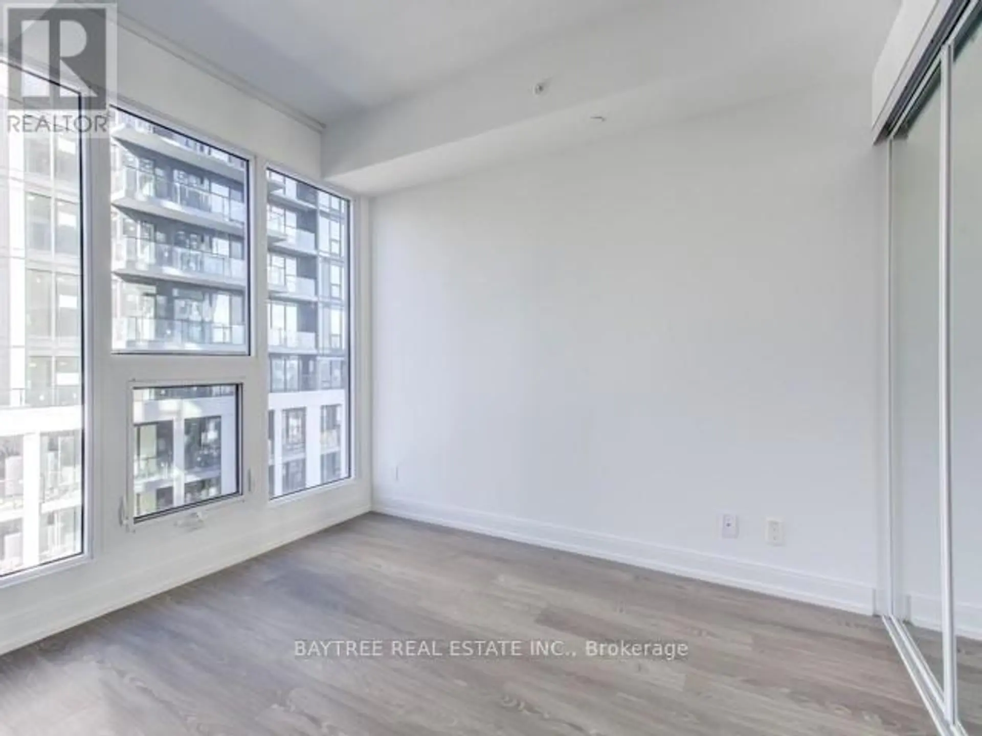 #5612 181 DUNDAS STREET E - Image 4