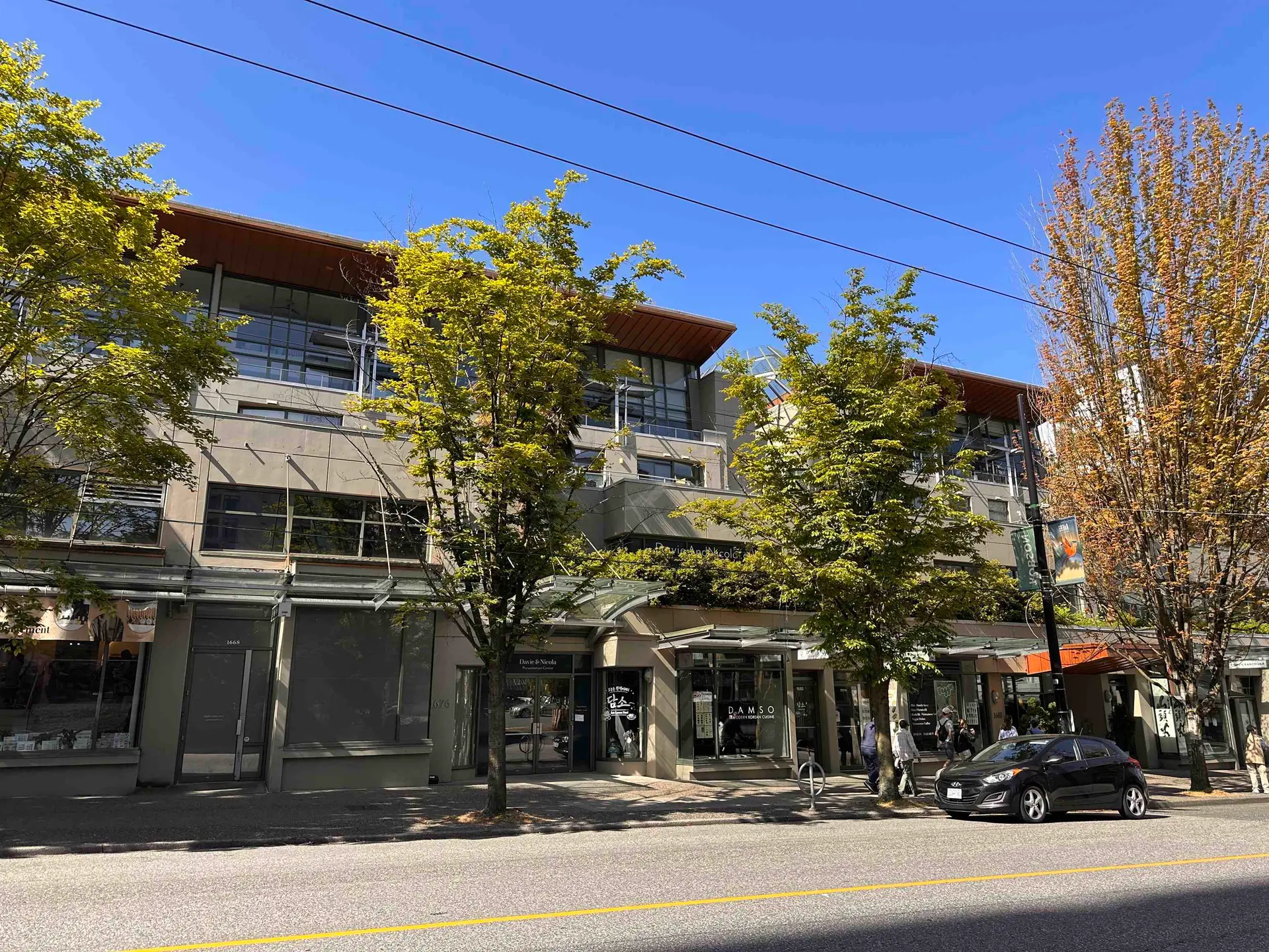 #214 1688 Robson Street - Image 4