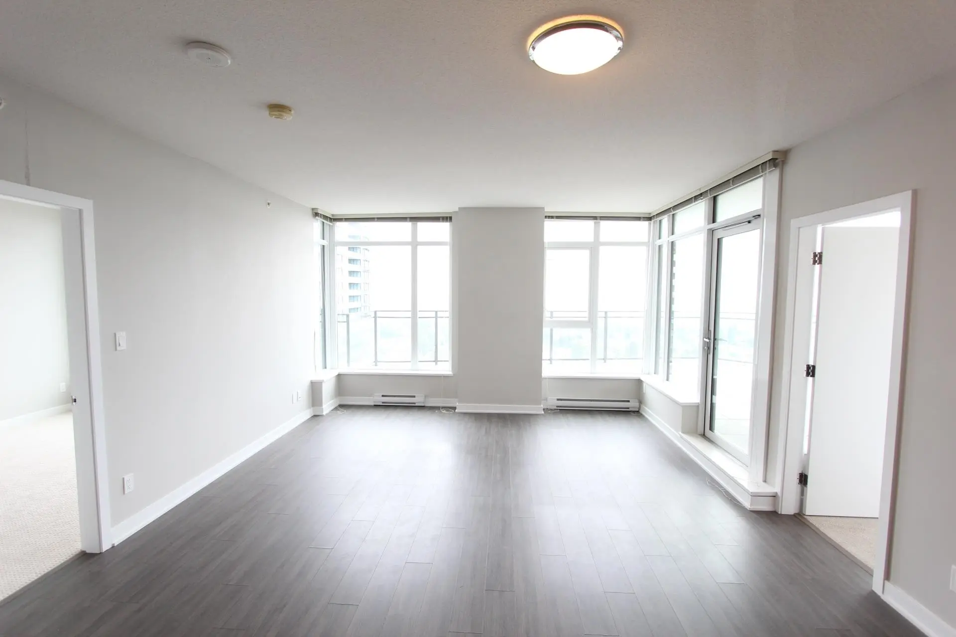 #2701 4900 Lennox Lane - Image 2