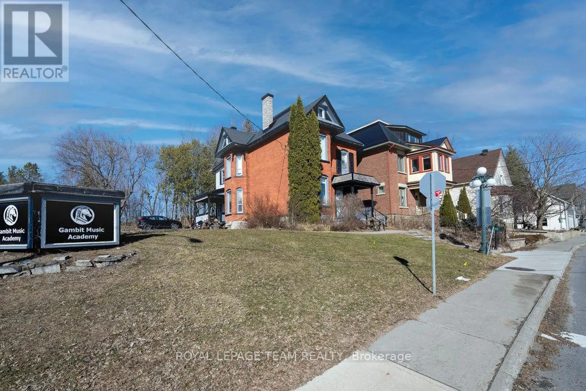 422 DONALD B MUNRO DRIVE - Image 2