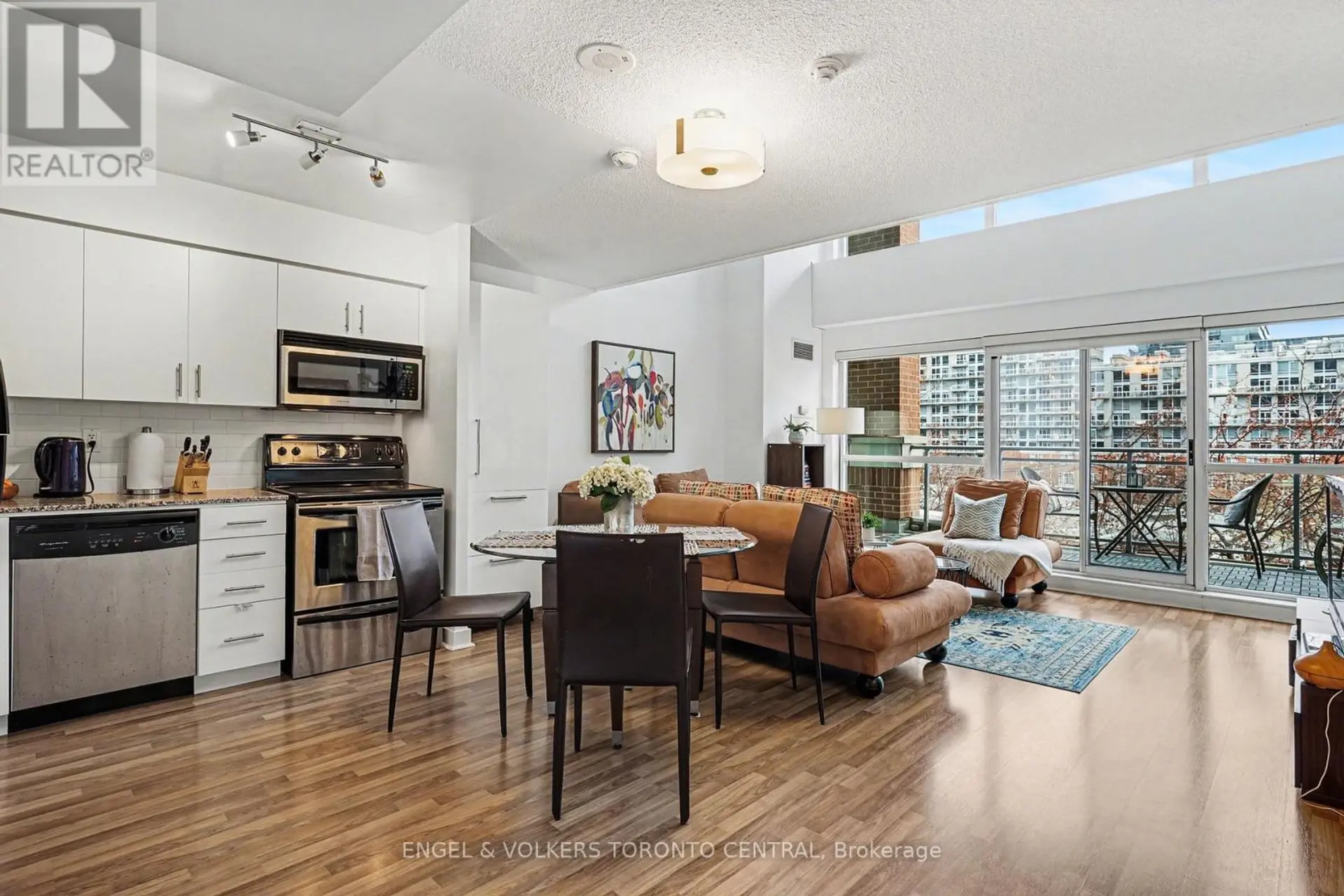 #207 80 WESTERN BATTERY ROAD - Image 3