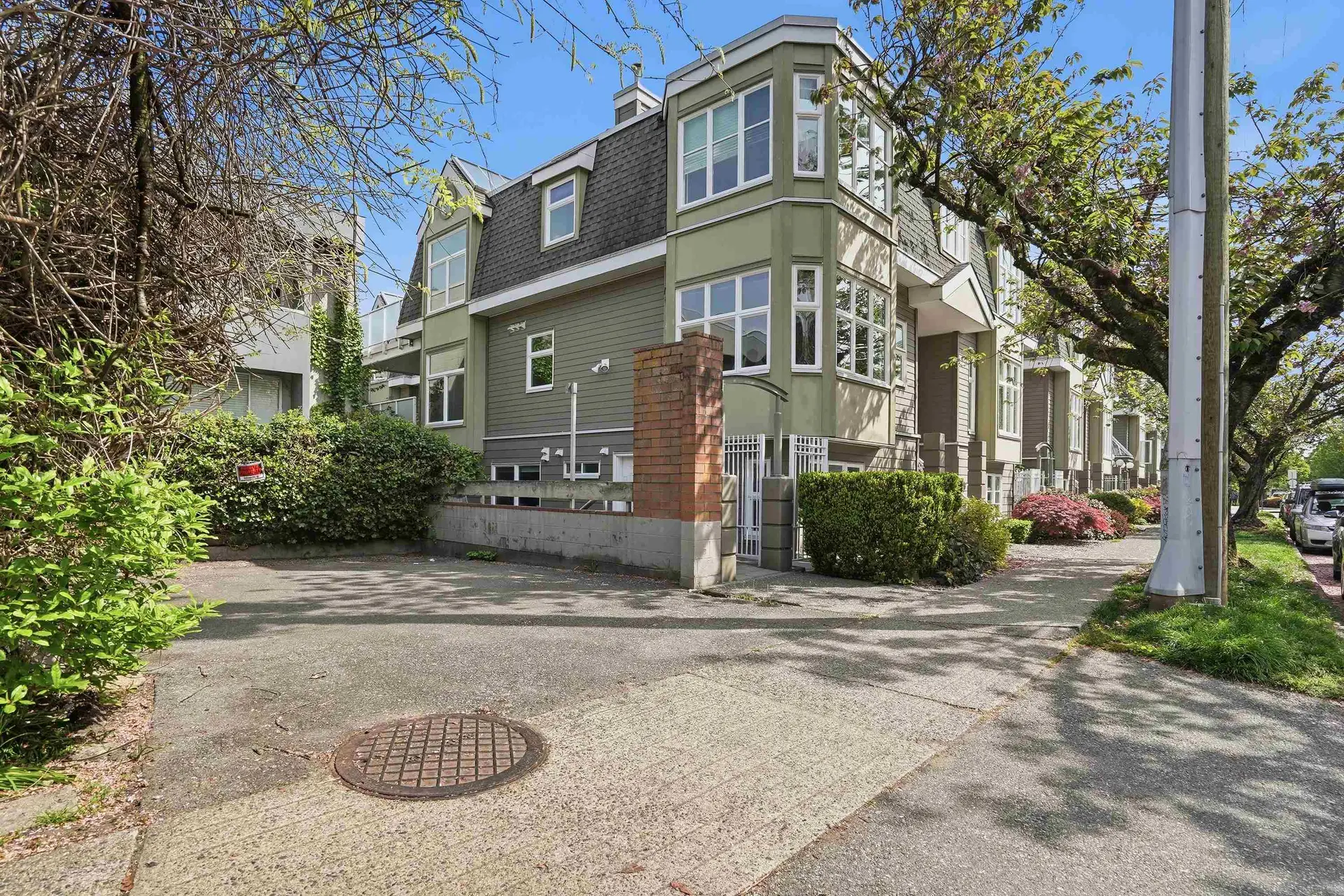 Property at 737 W 7th Avenue, Vancouver, BC