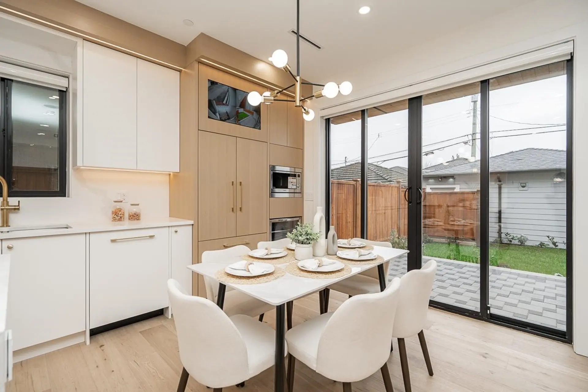 #2 150 E 51st Avenue - Image 4
