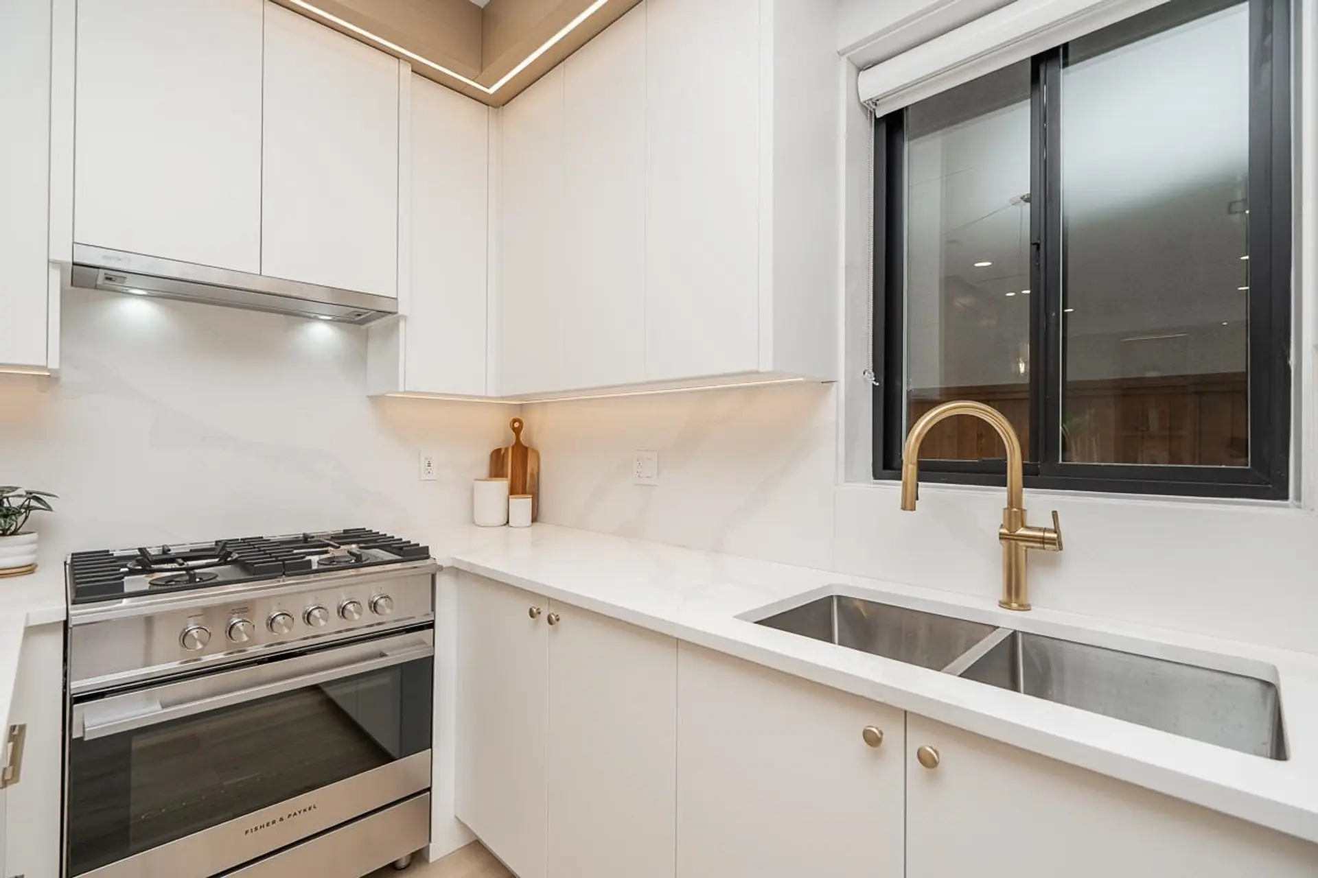 #2 150 E 51st Avenue - Image 6