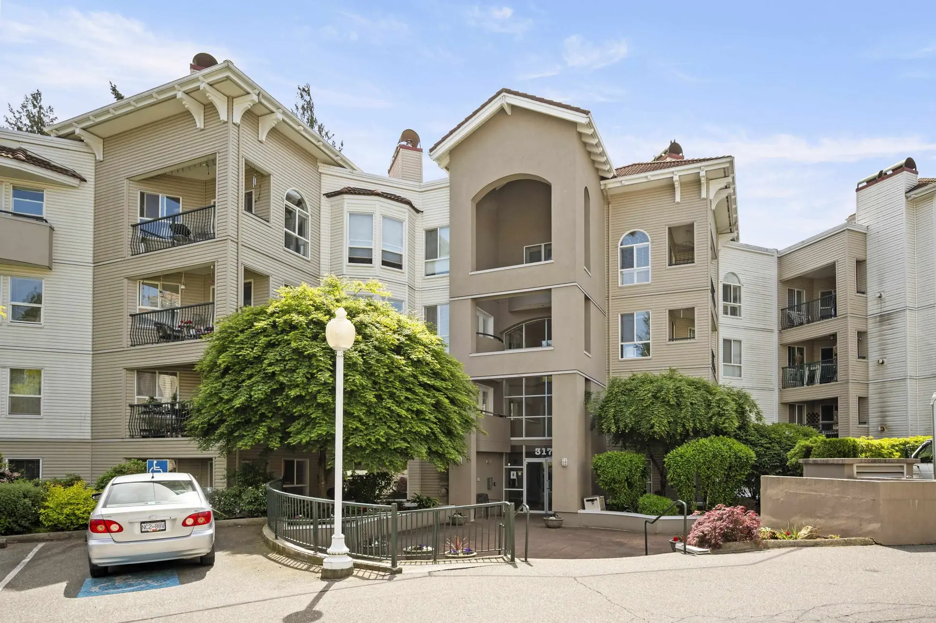 Property at #208 3176 Gladwin Road, Abbotsford, BC