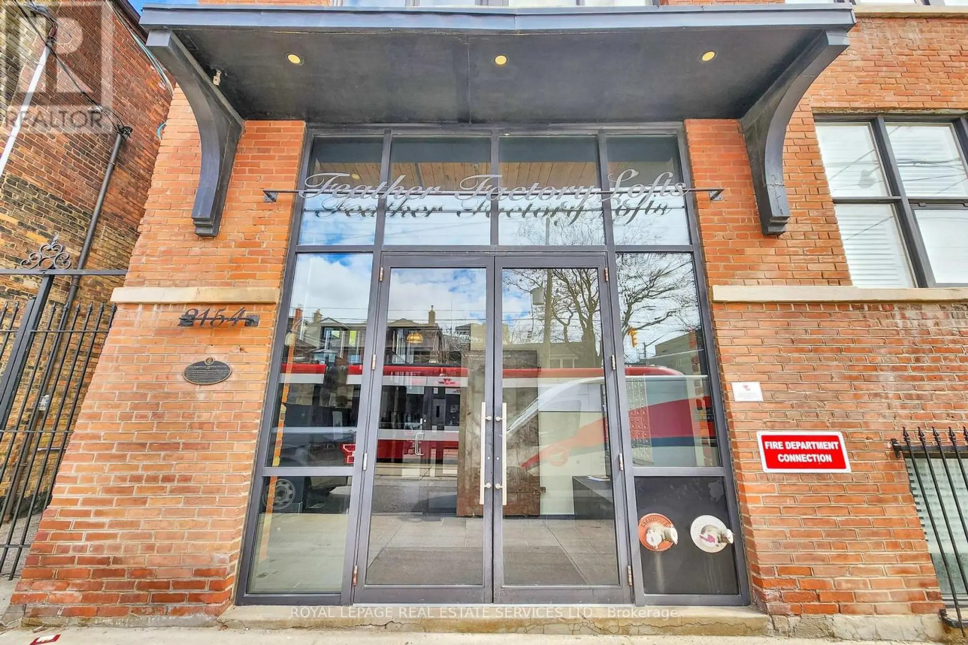 #405 2154 DUNDAS STREET W - Image 2
