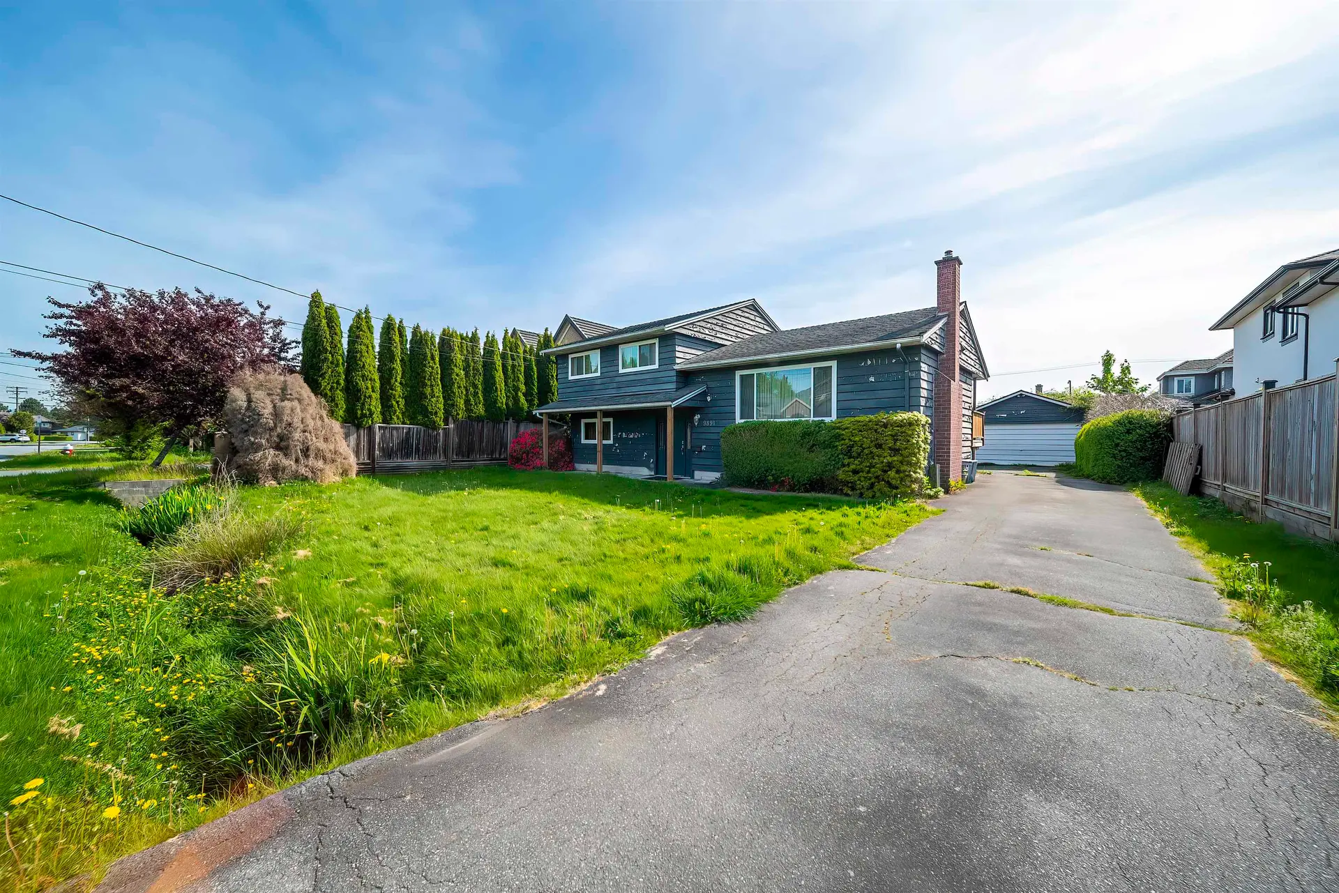 9891 Pinewell Crescent - Image 4