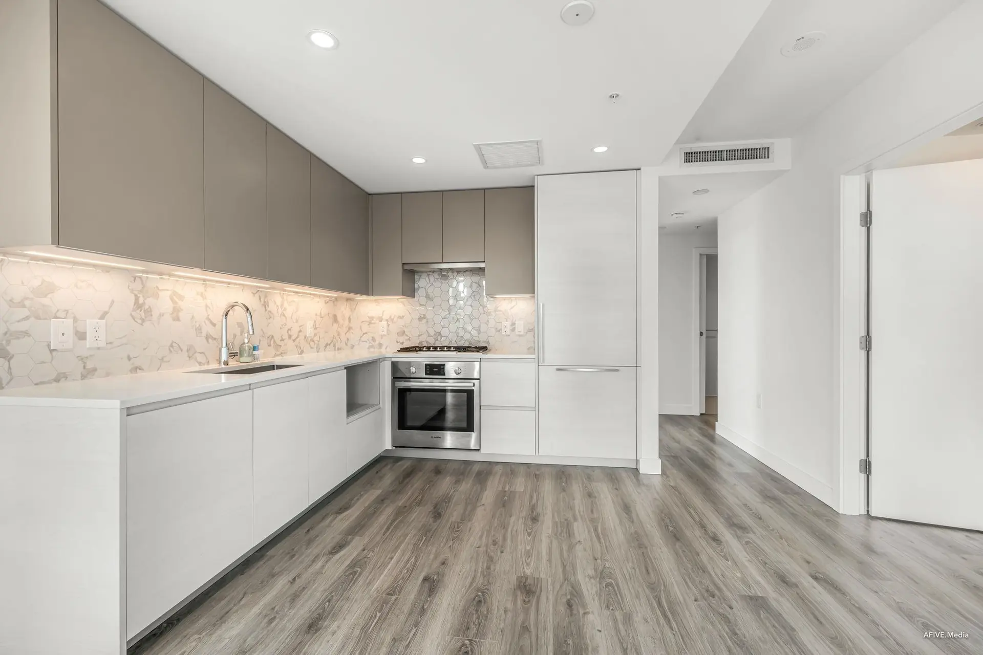 #406 8181 Chester Street - Image 2