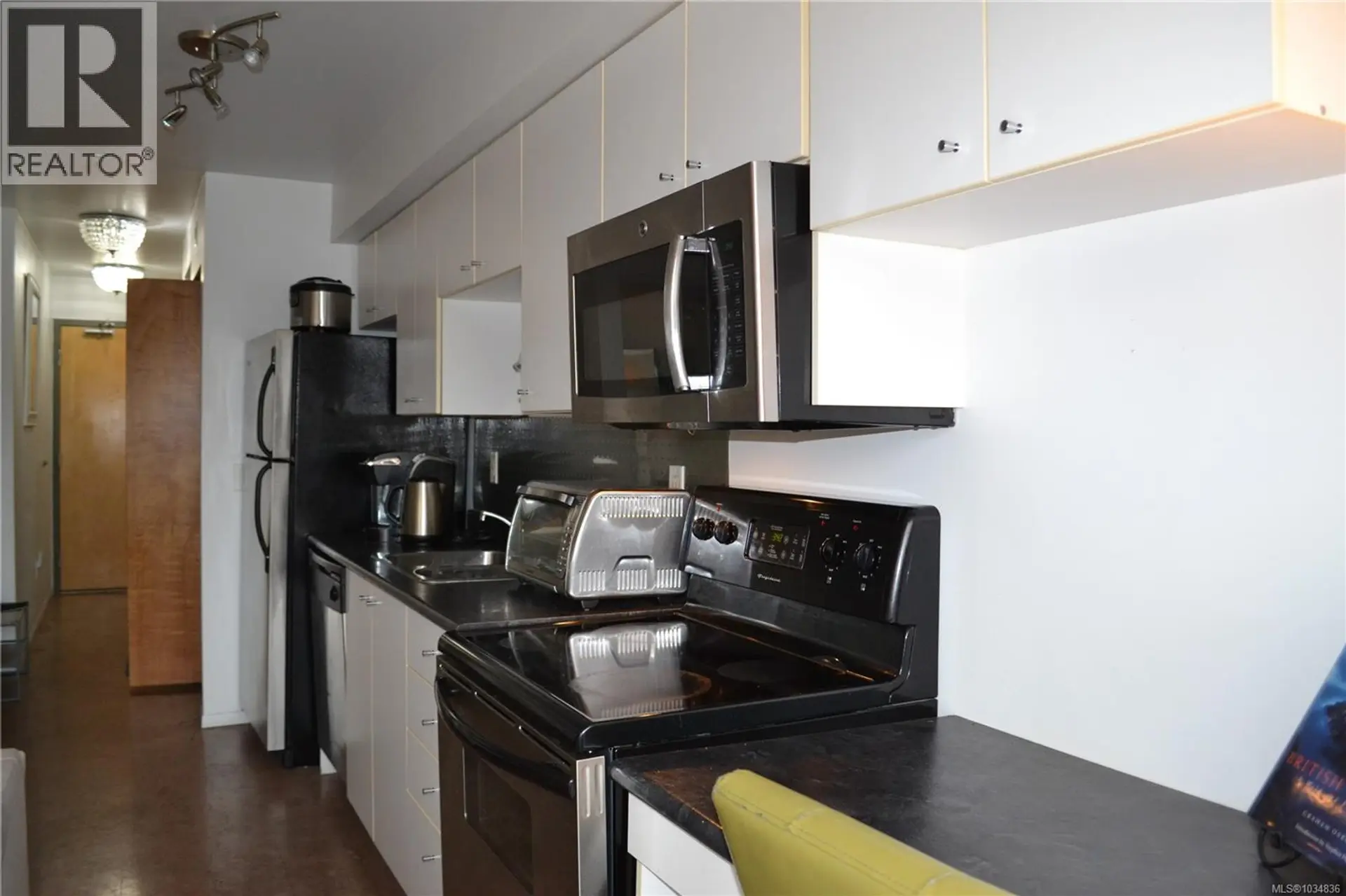 #208 932 Johnson St - Image 10