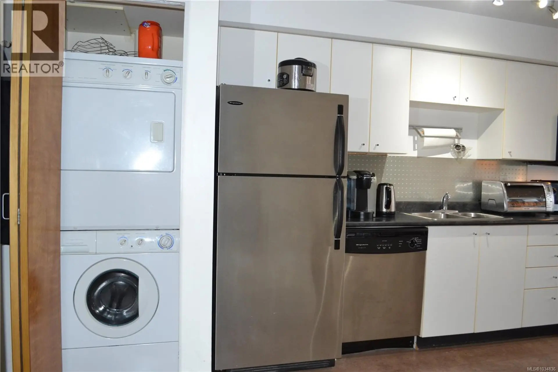 #208 932 Johnson St - Image 12