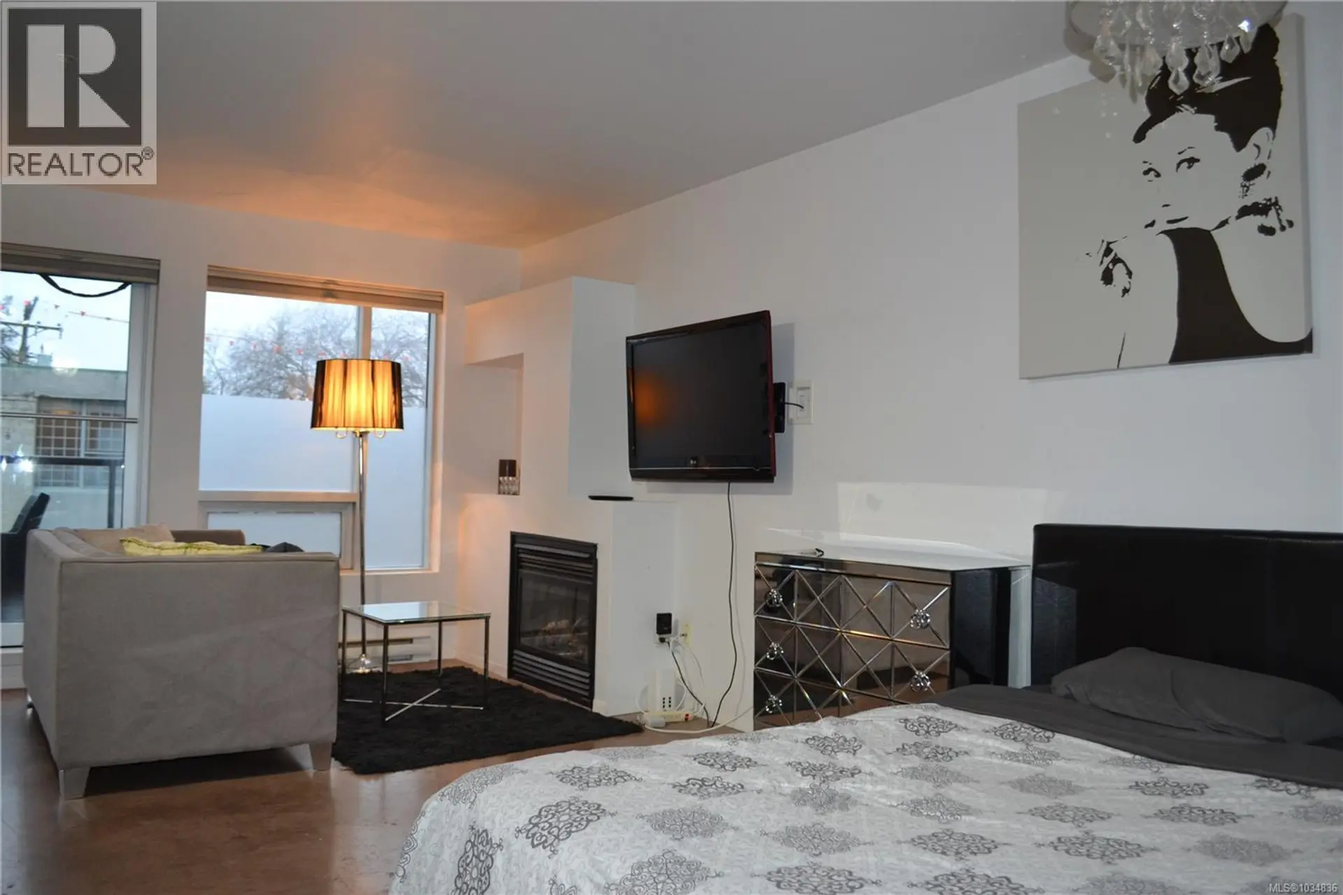 #208 932 Johnson St - Image 2