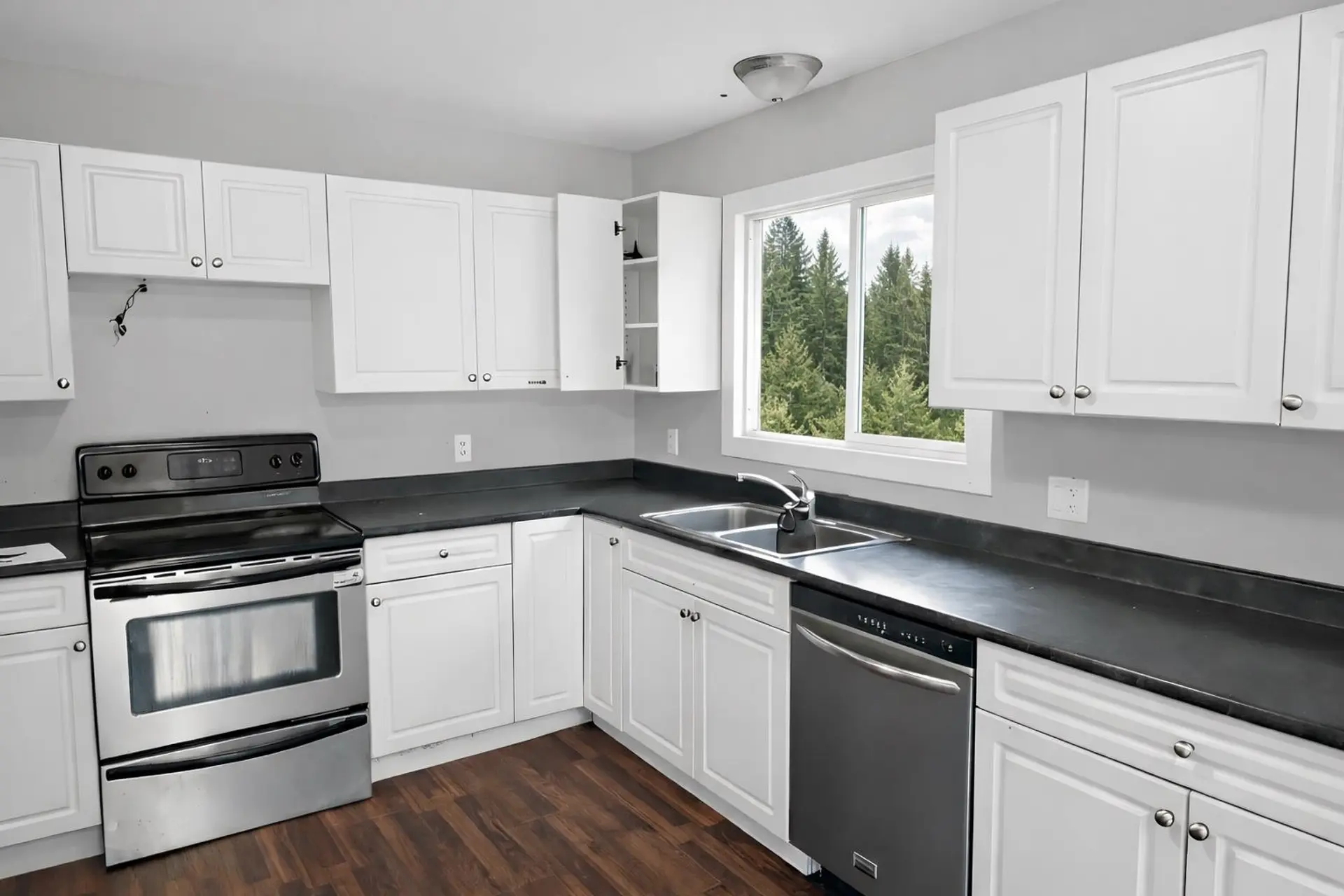 28140 56 Avenue - Image 2