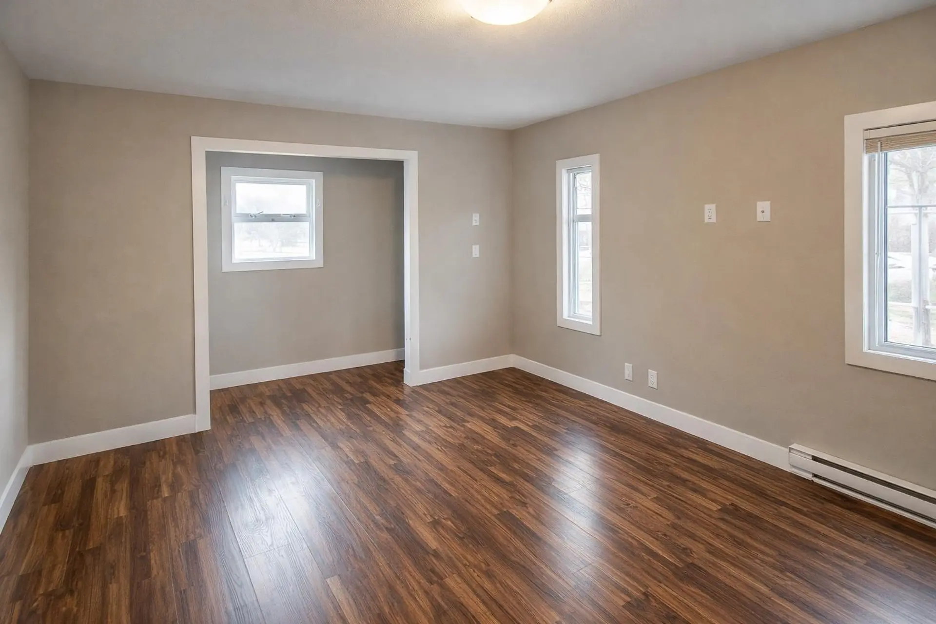 28140 56 Avenue - Image 5
