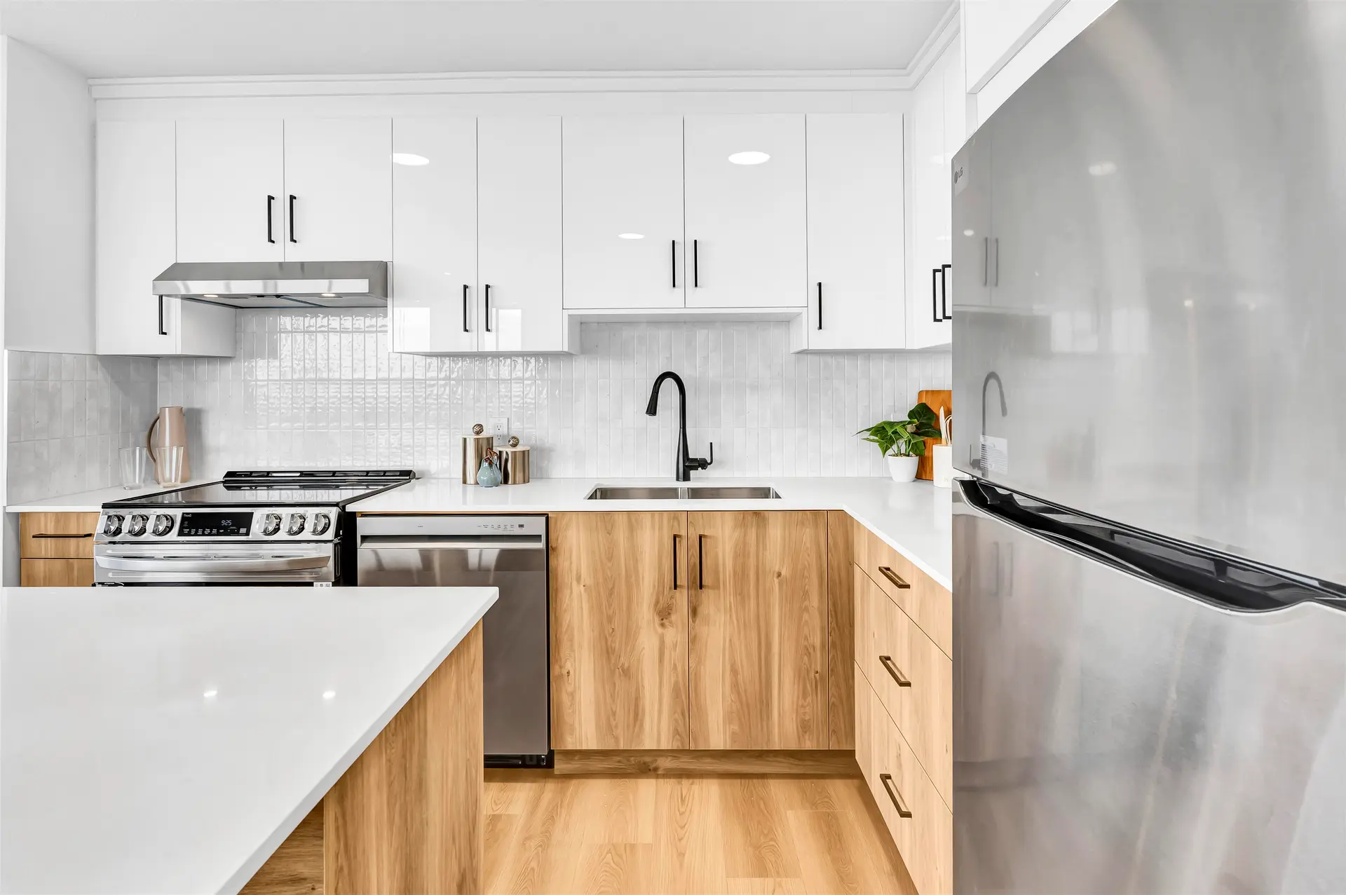 #2003 6540 Burlington Avenue - Image 2