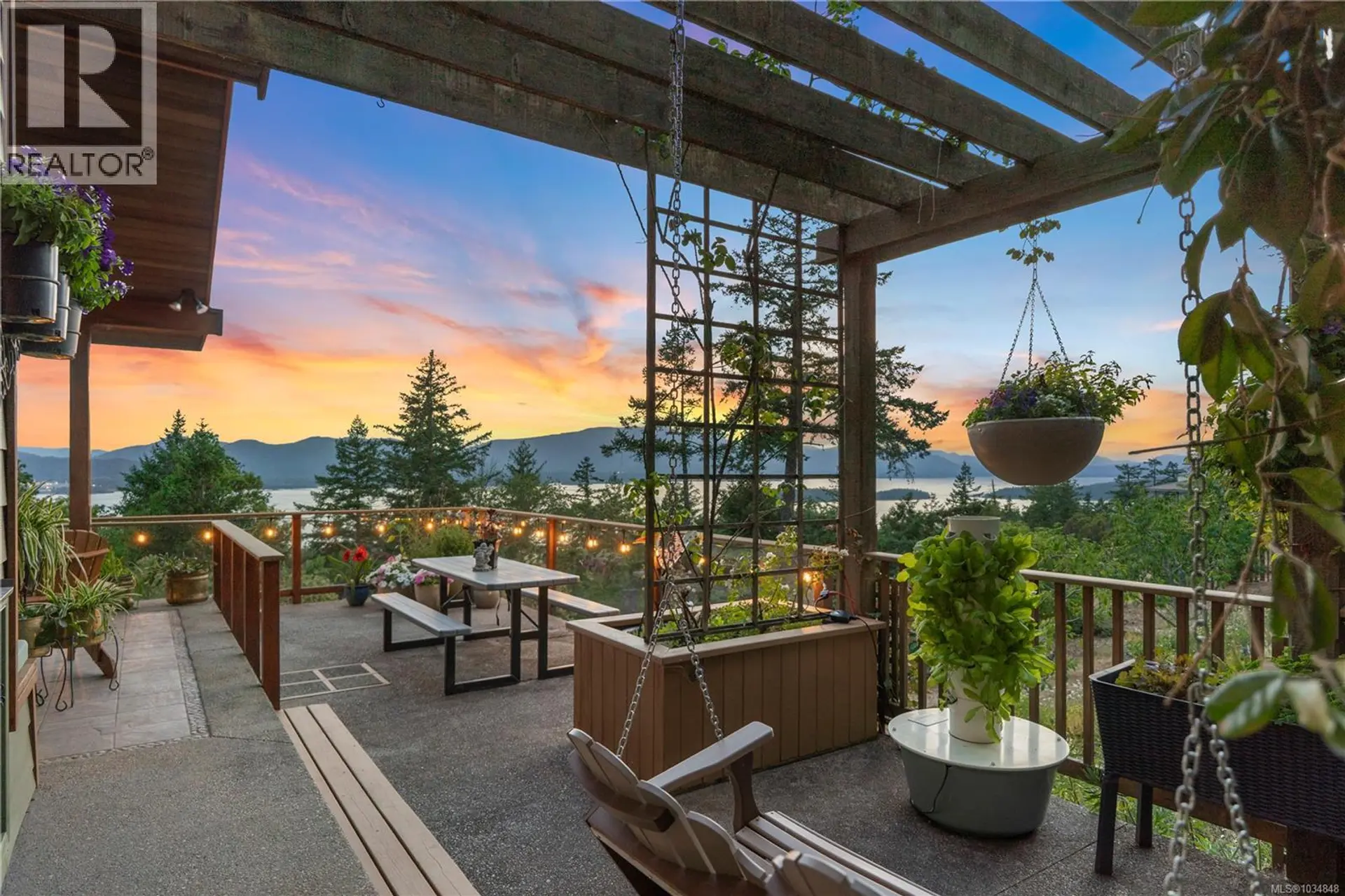 Property at 248 Suneagle Dr, Salt Spring, BC