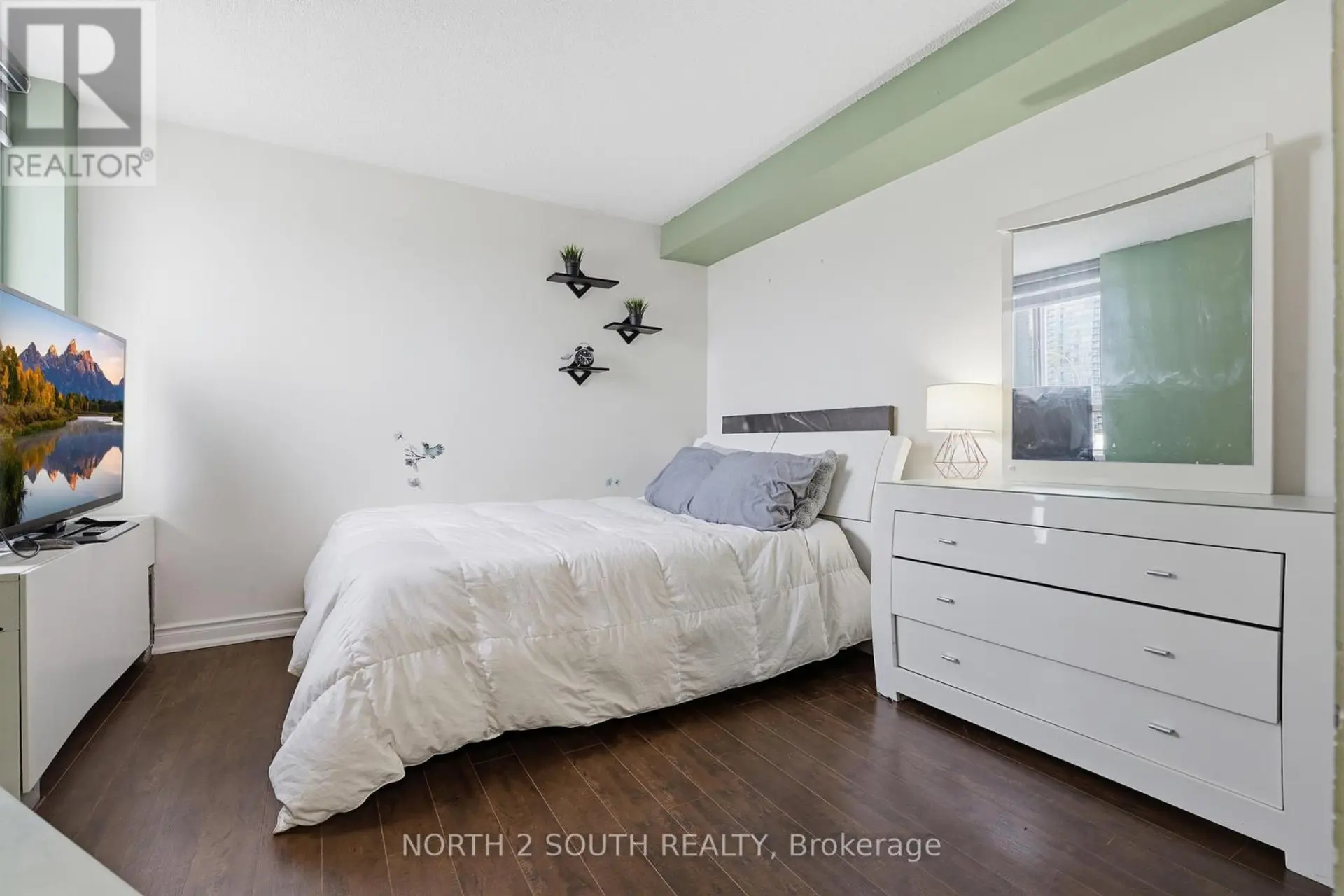 #505 270 QUEENS QUAY W - Image 11